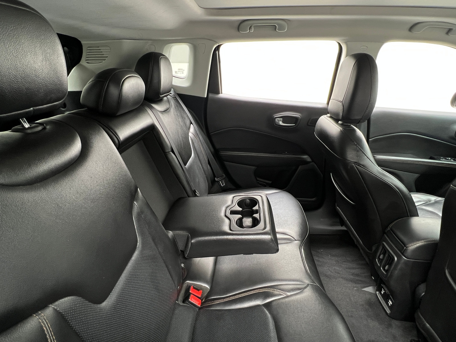 Thumbnail: 2018 Jeep Compass - 6