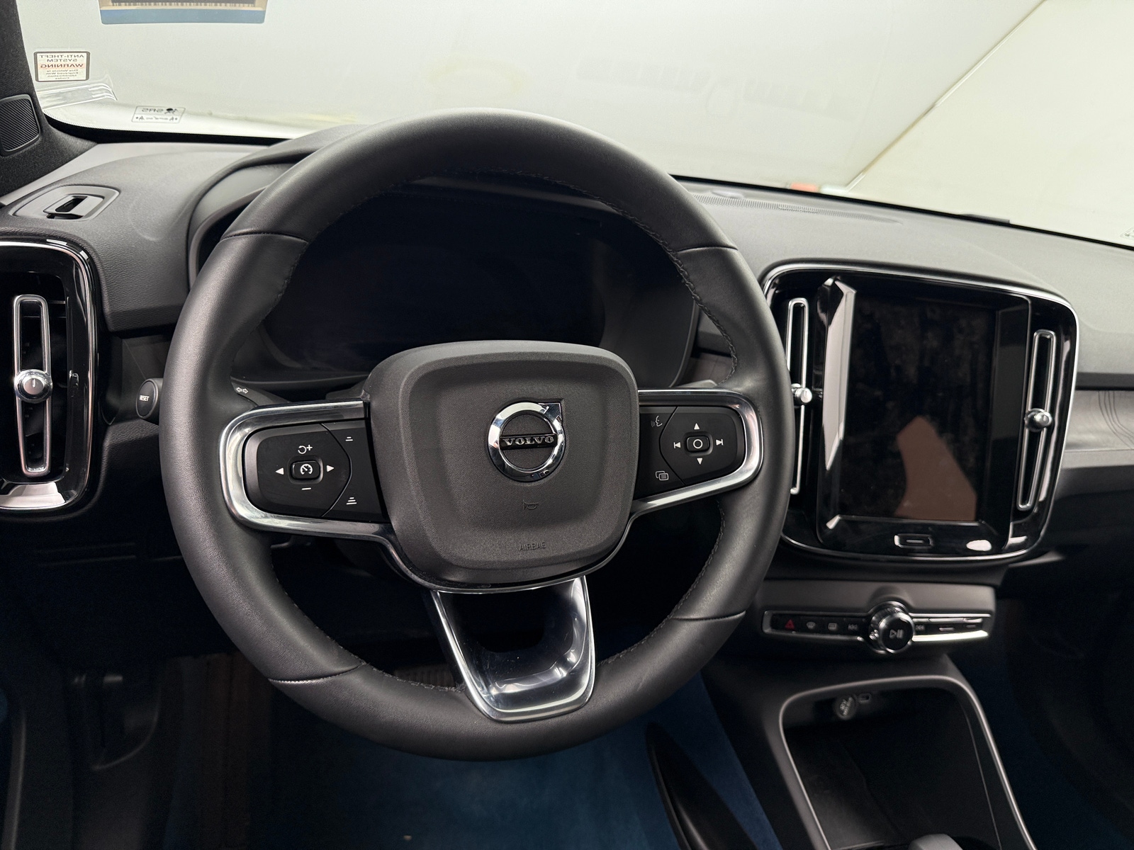 Thumbnail: 2023 Volvo C40 - 5