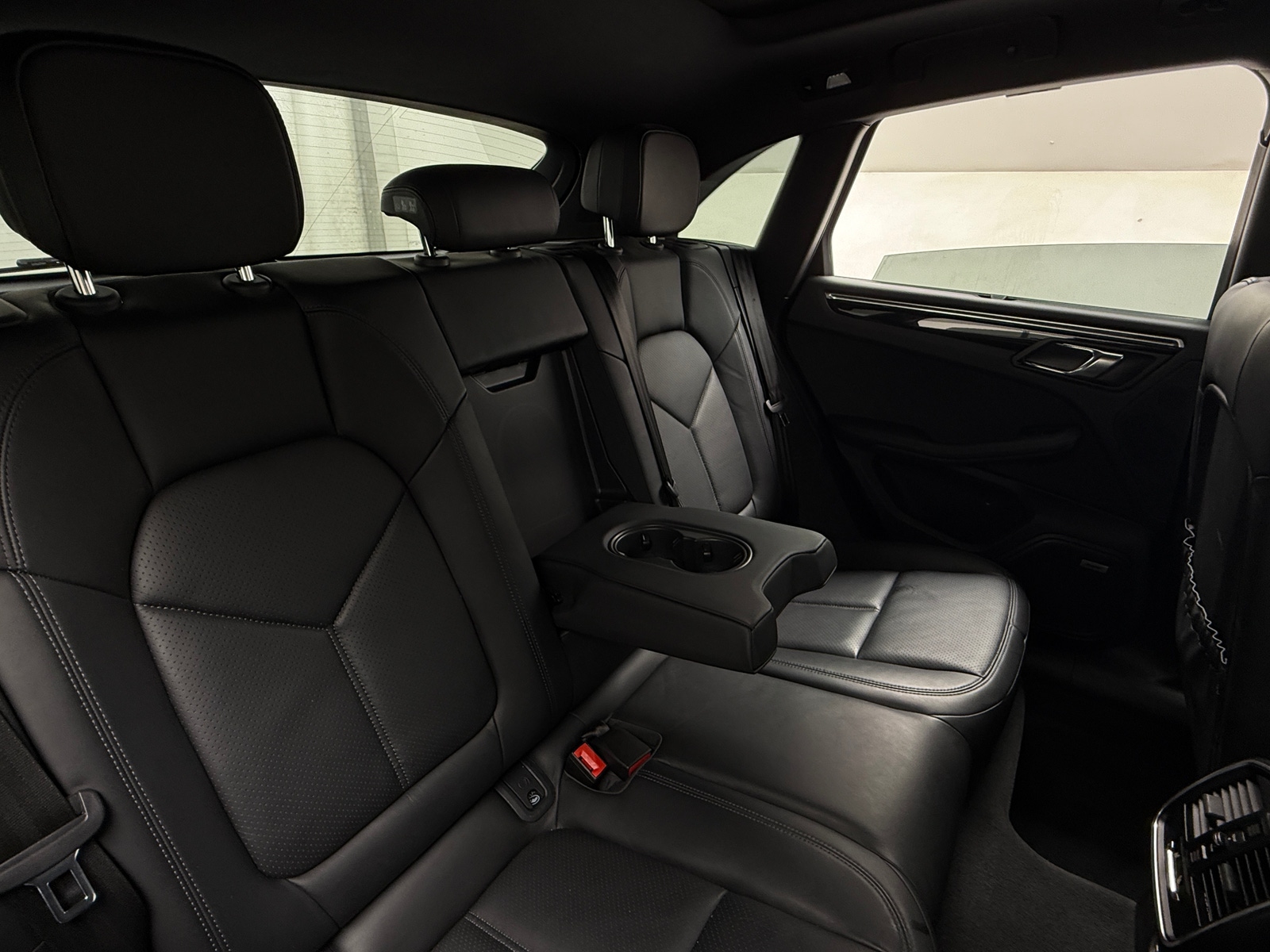 Thumbnail: 2022 Porsche Macan - 5