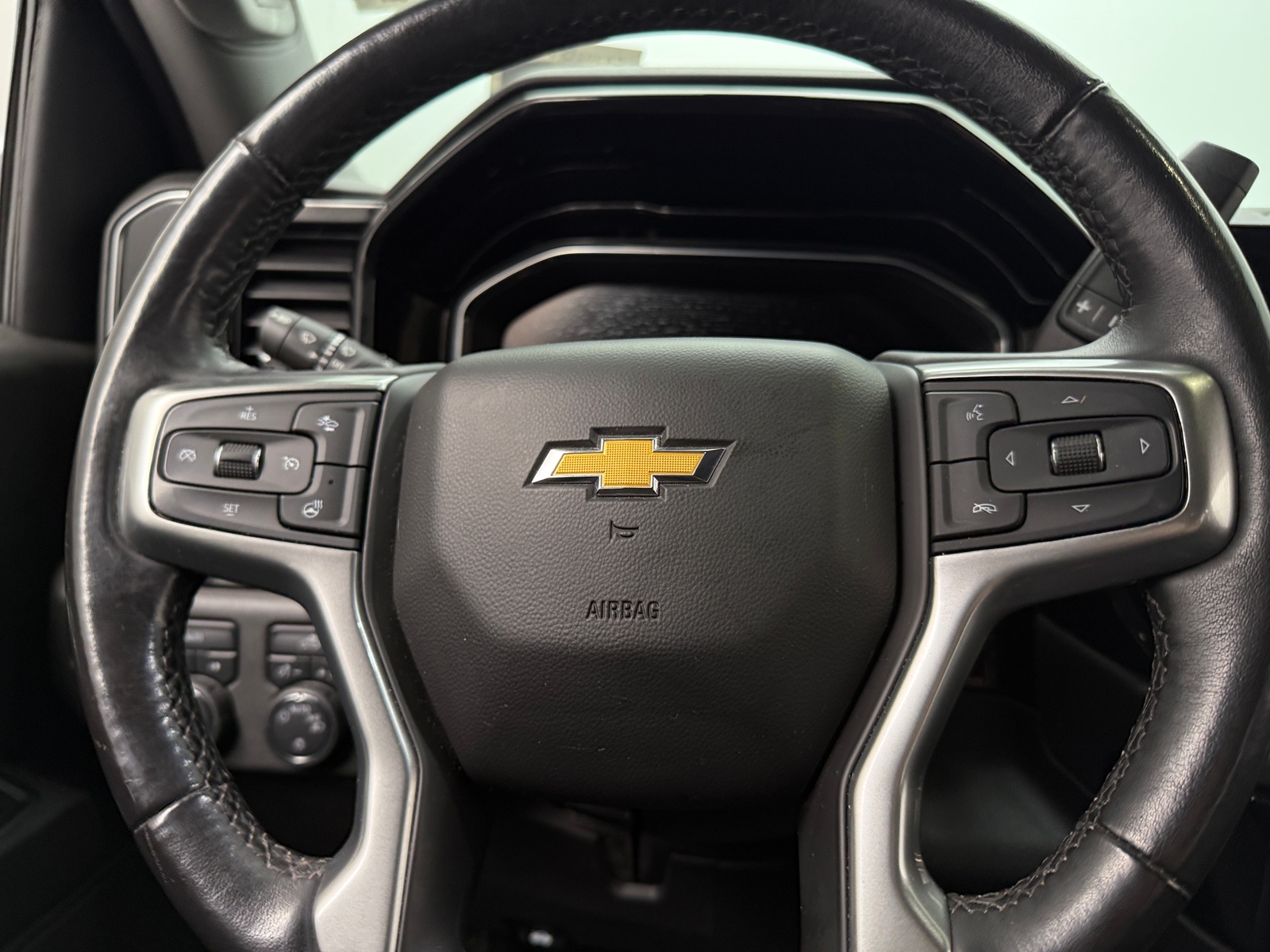Thumbnail: 2022 Chevrolet Silverado 1500 - 5