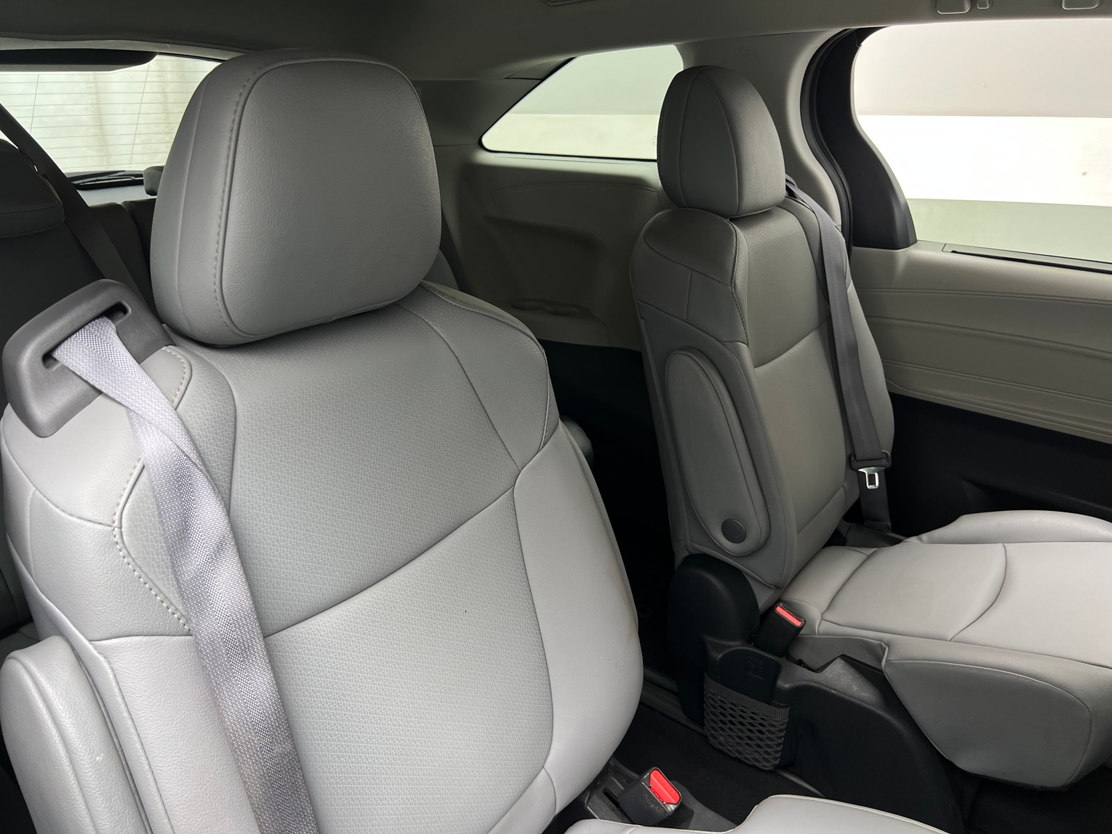 Thumbnail: 2022 Toyota Sienna - 5
