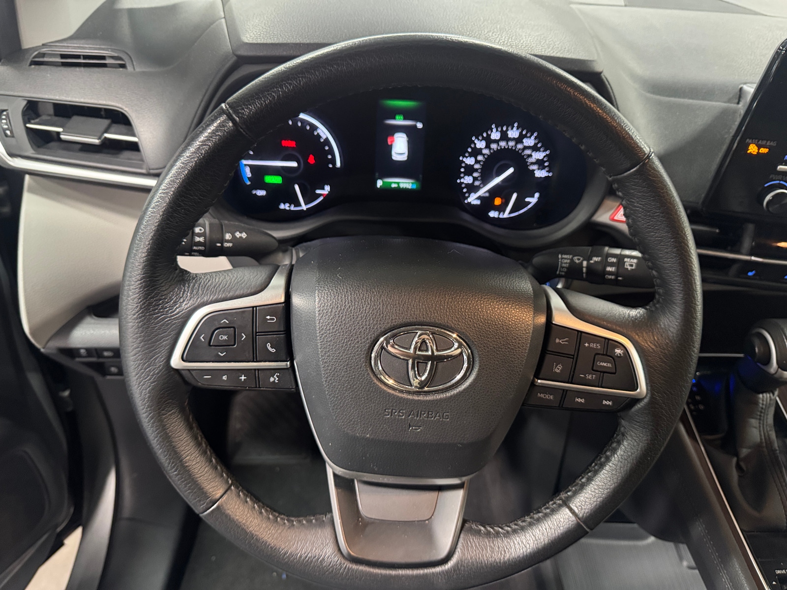 Thumbnail: 2022 Toyota Sienna - 4