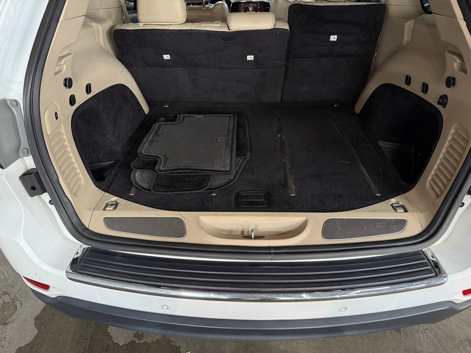 Thumbnail: 2015 Jeep Grand Cherokee - 6