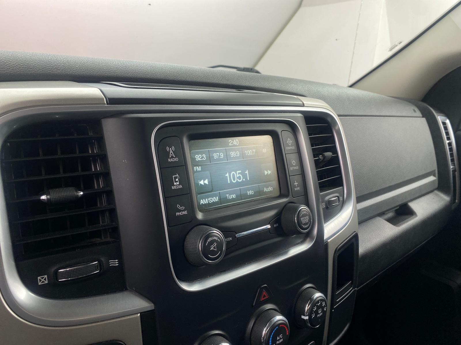 Thumbnail: 2019 RAM 1500 Classic - 4