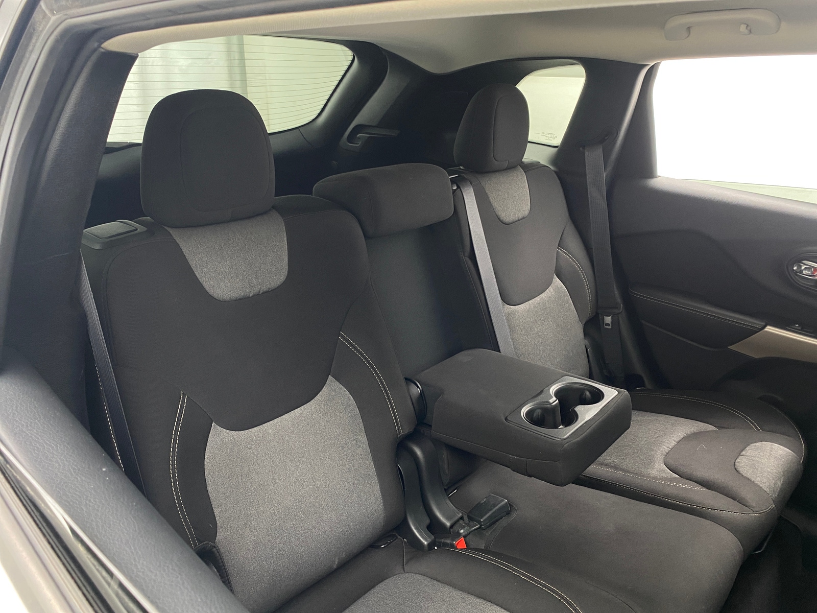 Thumbnail: 2018 Jeep Cherokee - 6