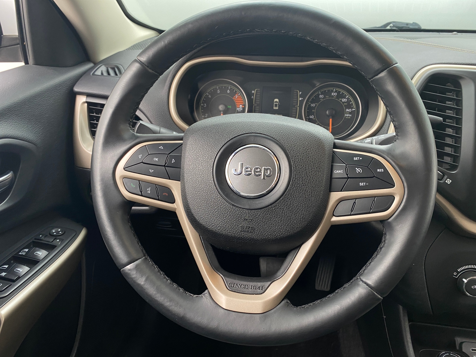 Thumbnail: 2018 Jeep Cherokee - 5