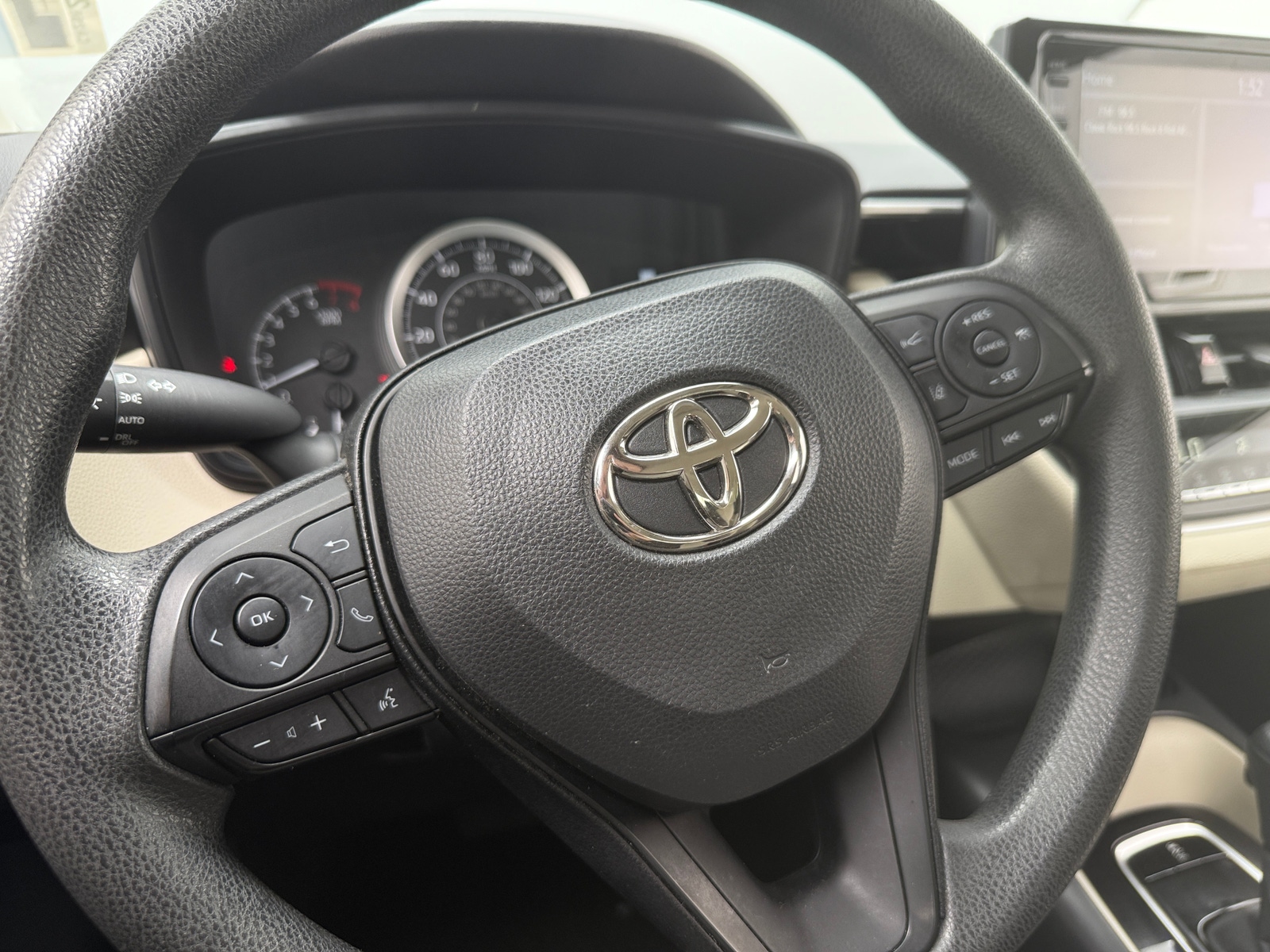 Thumbnail: 2022 Toyota Corolla - 5