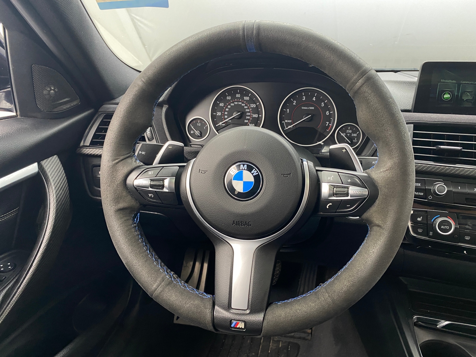 Thumbnail: 2017 BMW 3 Series - 4