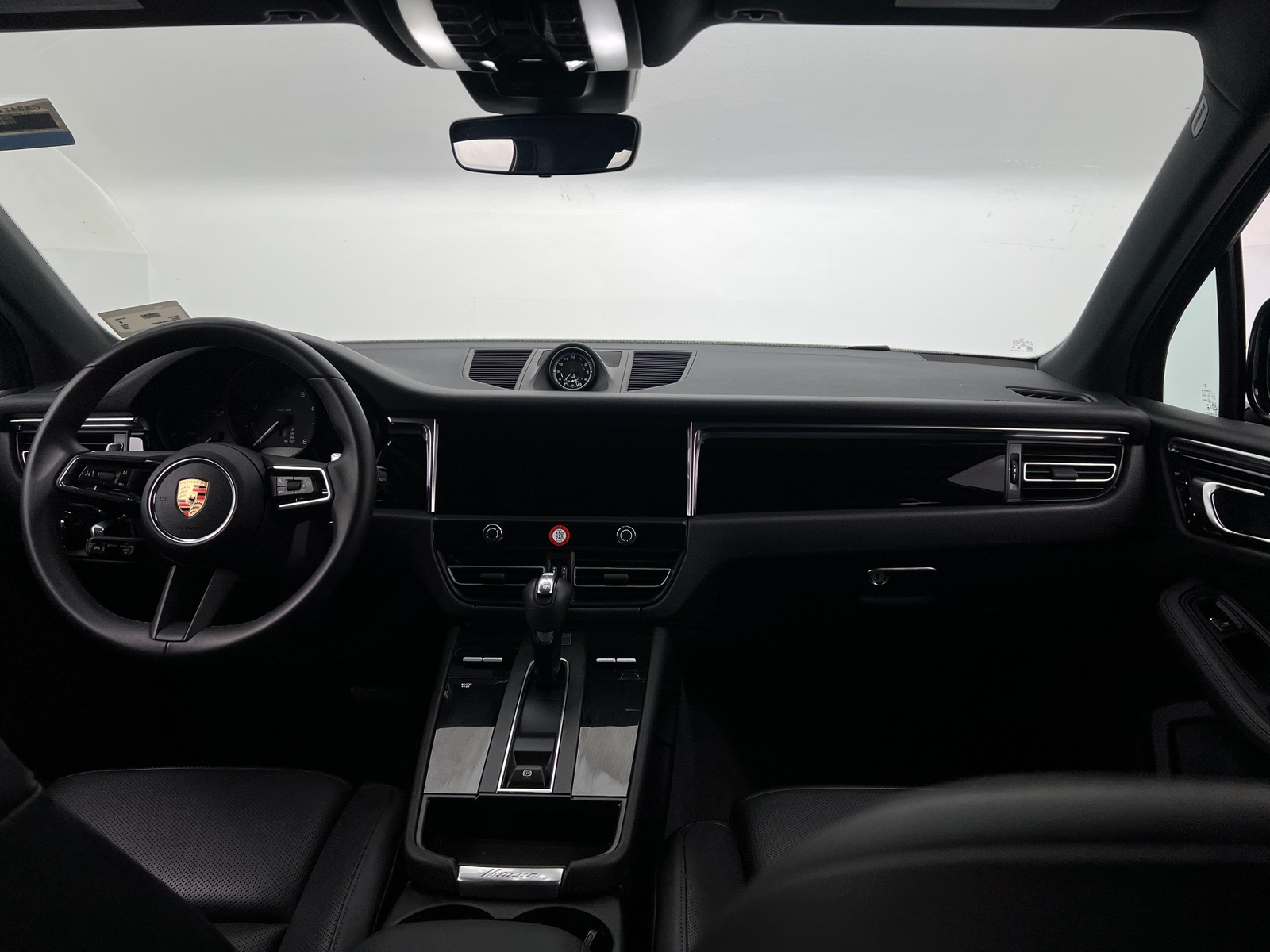 Thumbnail: 2025 Porsche Macan - 2