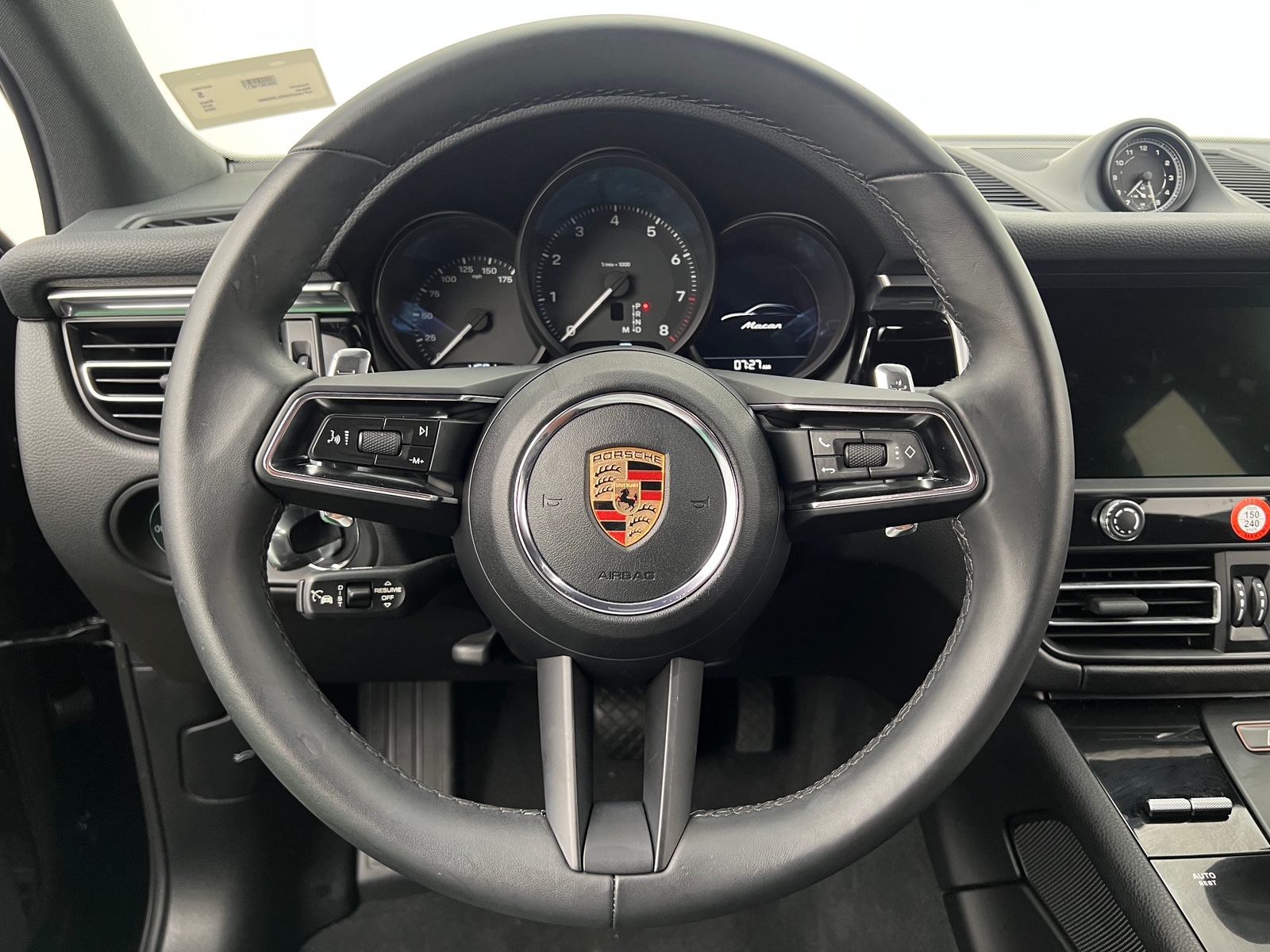 Thumbnail: 2025 Porsche Macan - 4