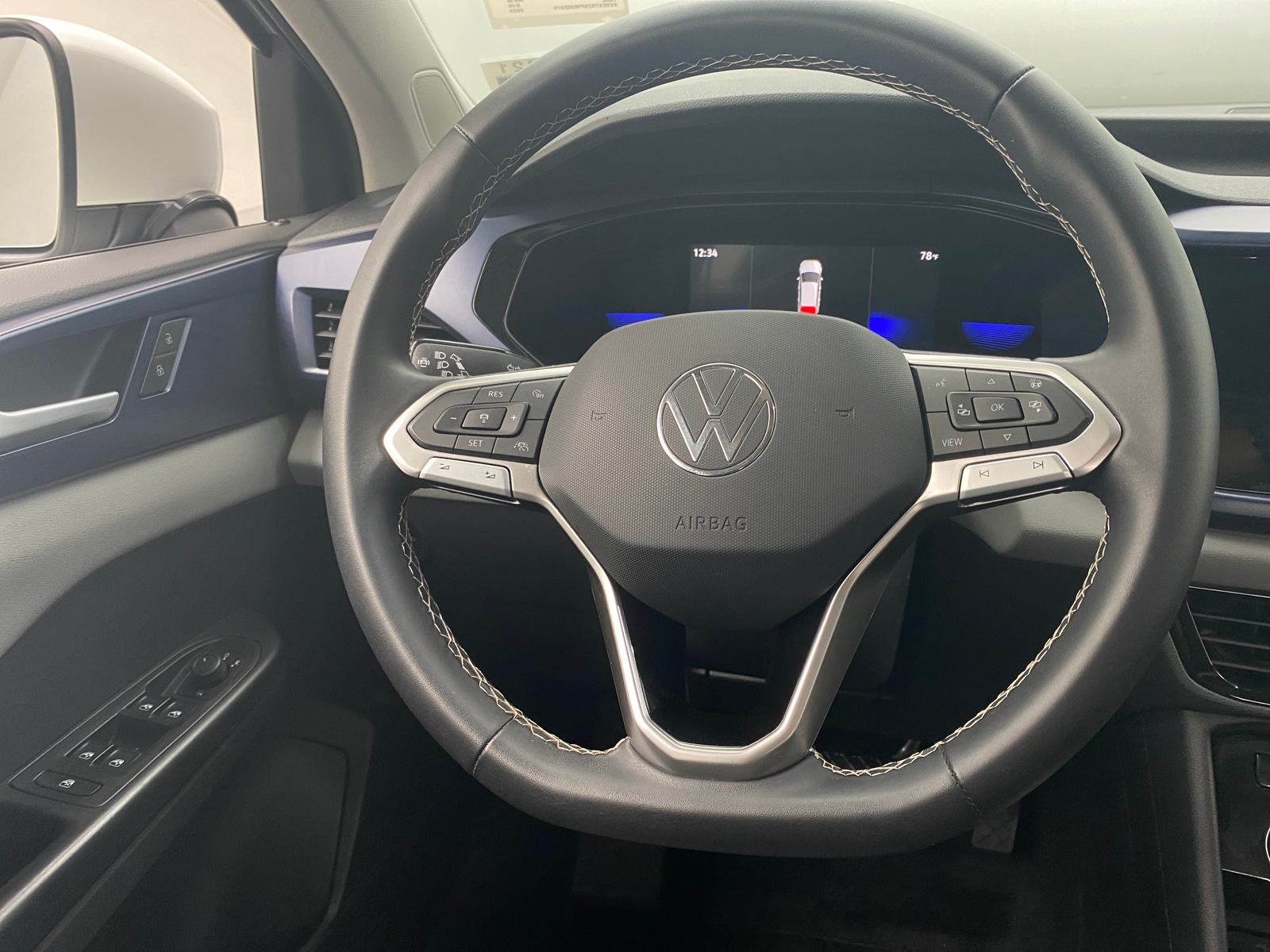 Thumbnail: 2023 Volkswagen Taos - 5