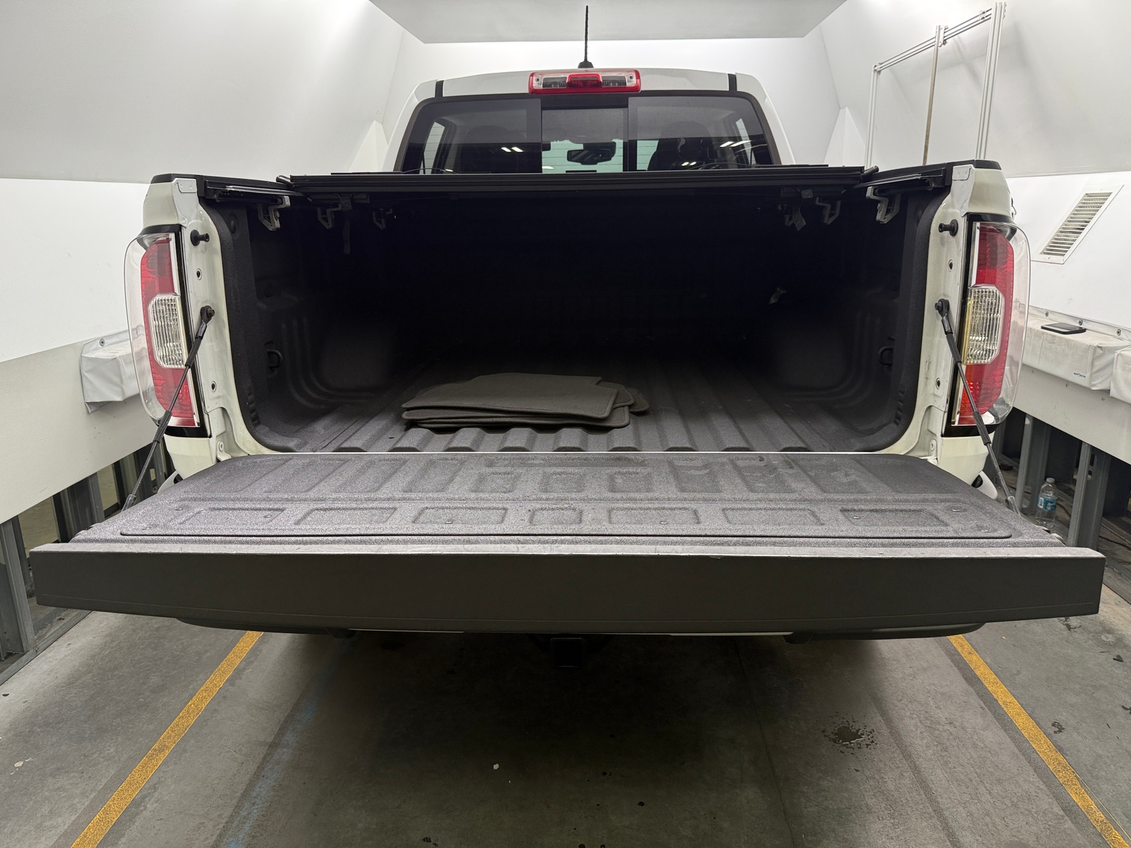 Thumbnail: 2018 GMC Canyon - 6