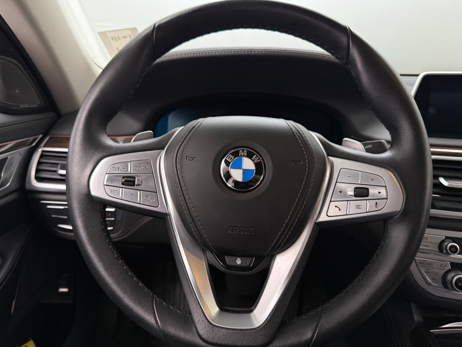 Thumbnail: 2022 BMW 7 Series - 4