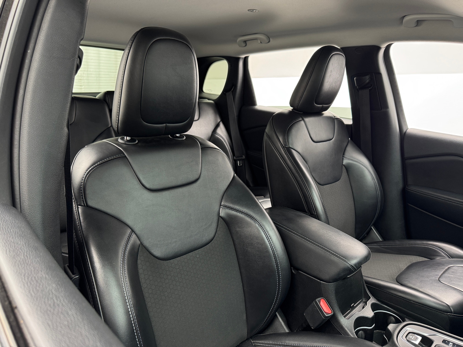 Thumbnail: 2019 Jeep Cherokee - 2