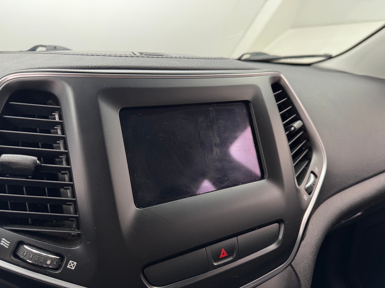 Thumbnail: 2019 Jeep Cherokee - 4