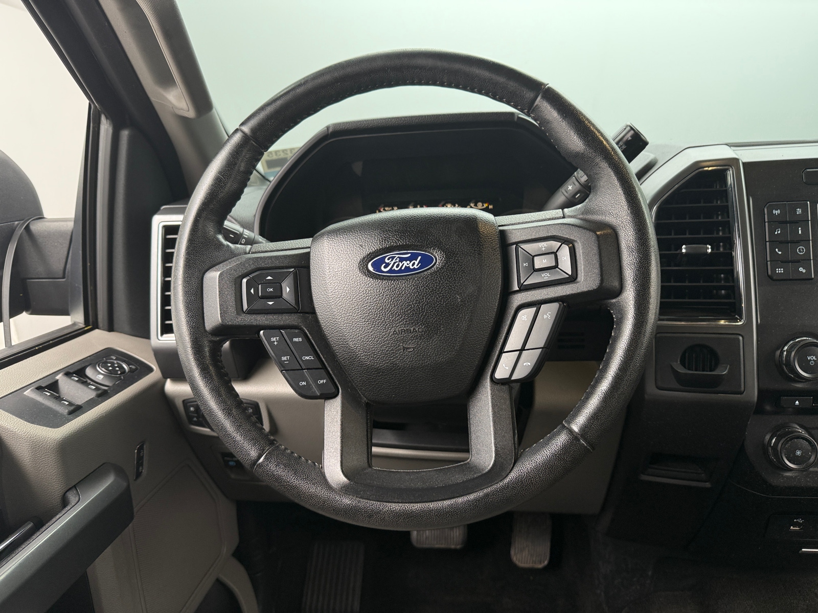 Thumbnail: 2018 Ford Econoline - 5