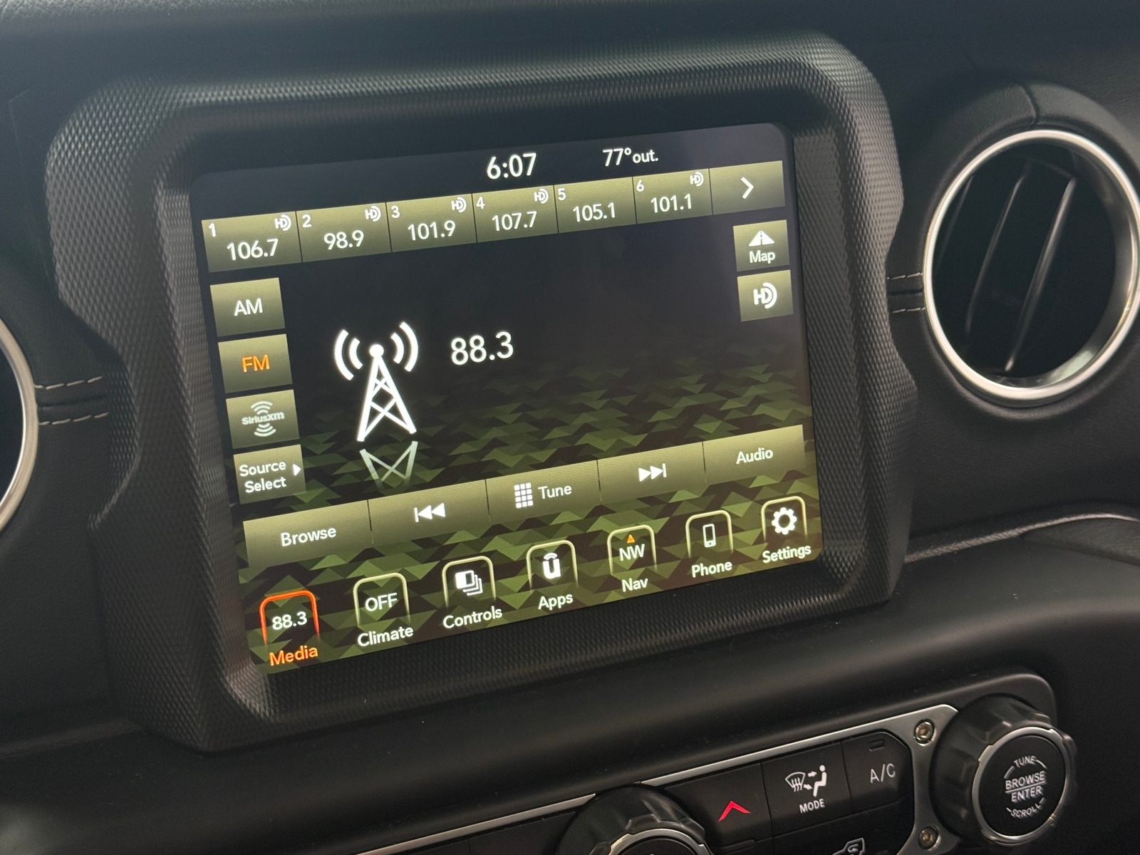Thumbnail: 2022 Jeep Wrangler - 3