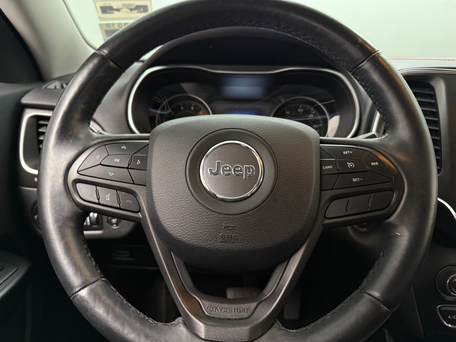 Thumbnail: 2019 Jeep Cherokee - 4