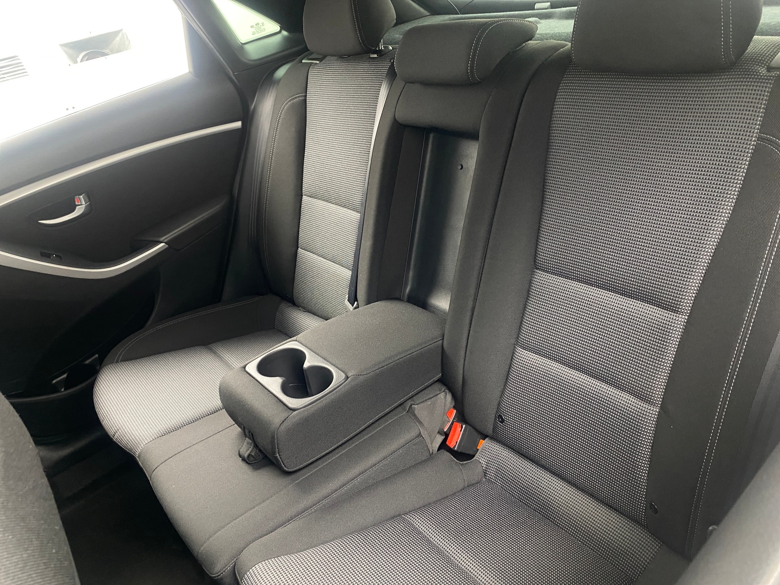 Thumbnail: 2016 Hyundai Elantra - 6