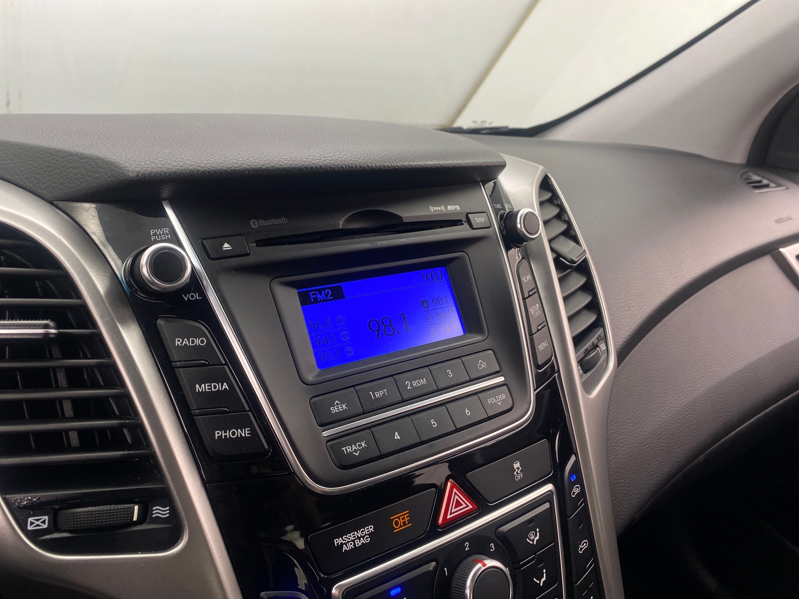 Thumbnail: 2016 Hyundai Elantra - 4