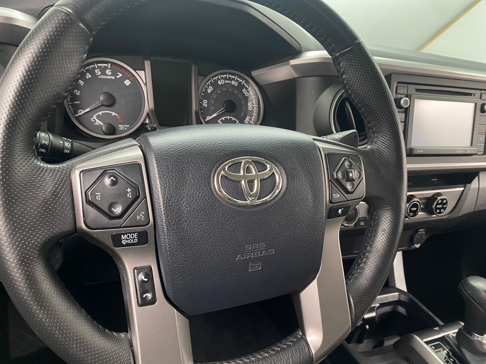Thumbnail: 2017 Toyota Tacoma - 5