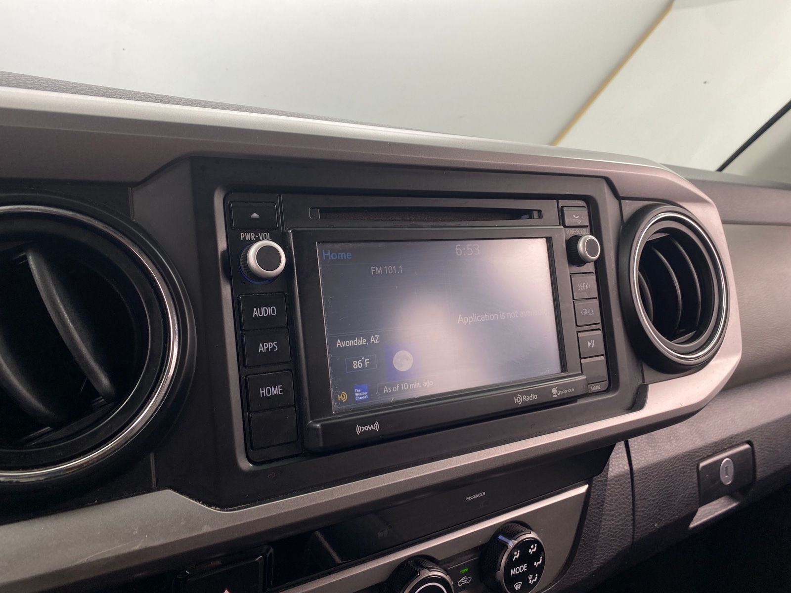 Thumbnail: 2017 Toyota Tacoma - 4