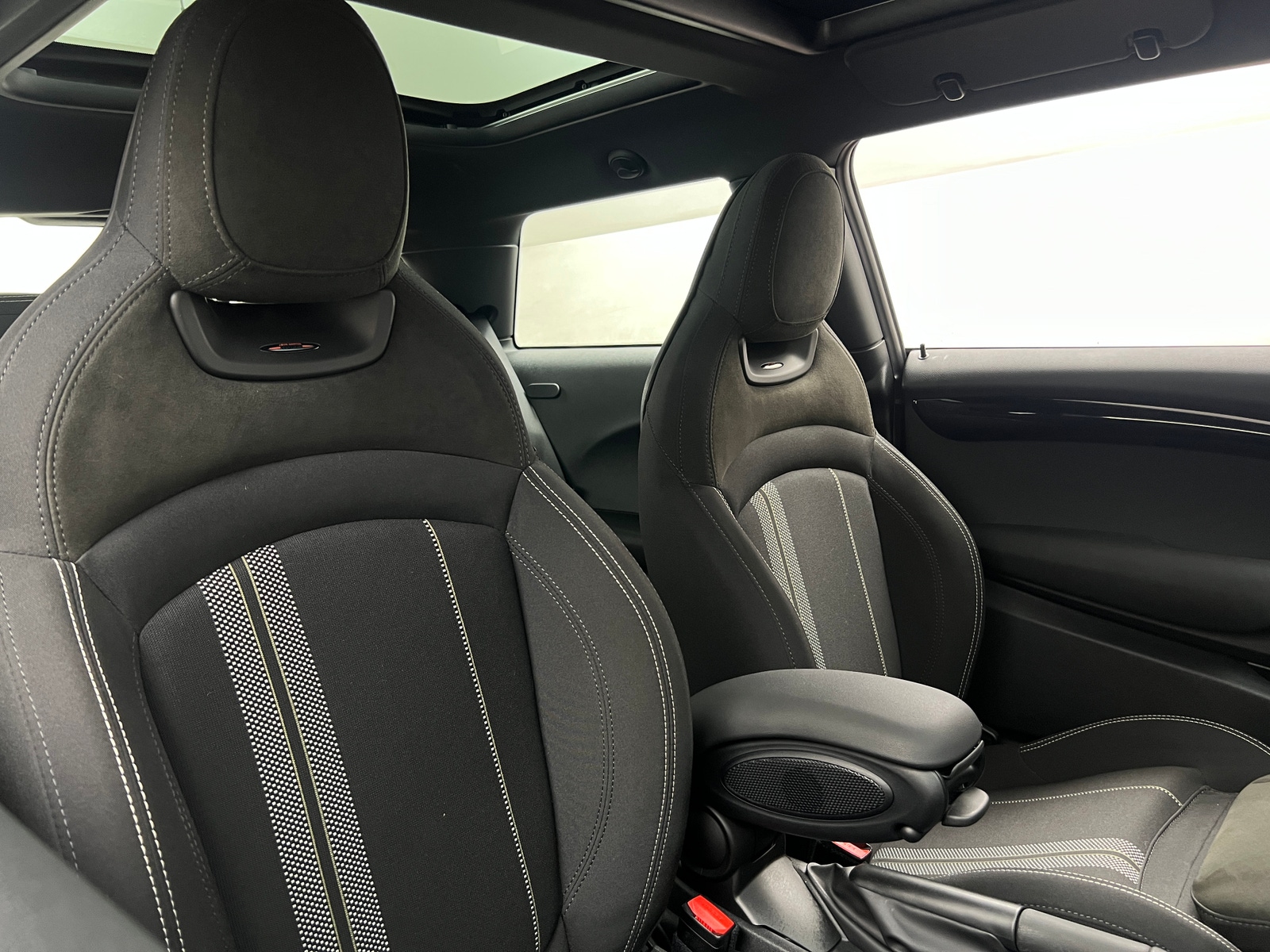Thumbnail: 2021 MINI Cooper Hardtop - 2