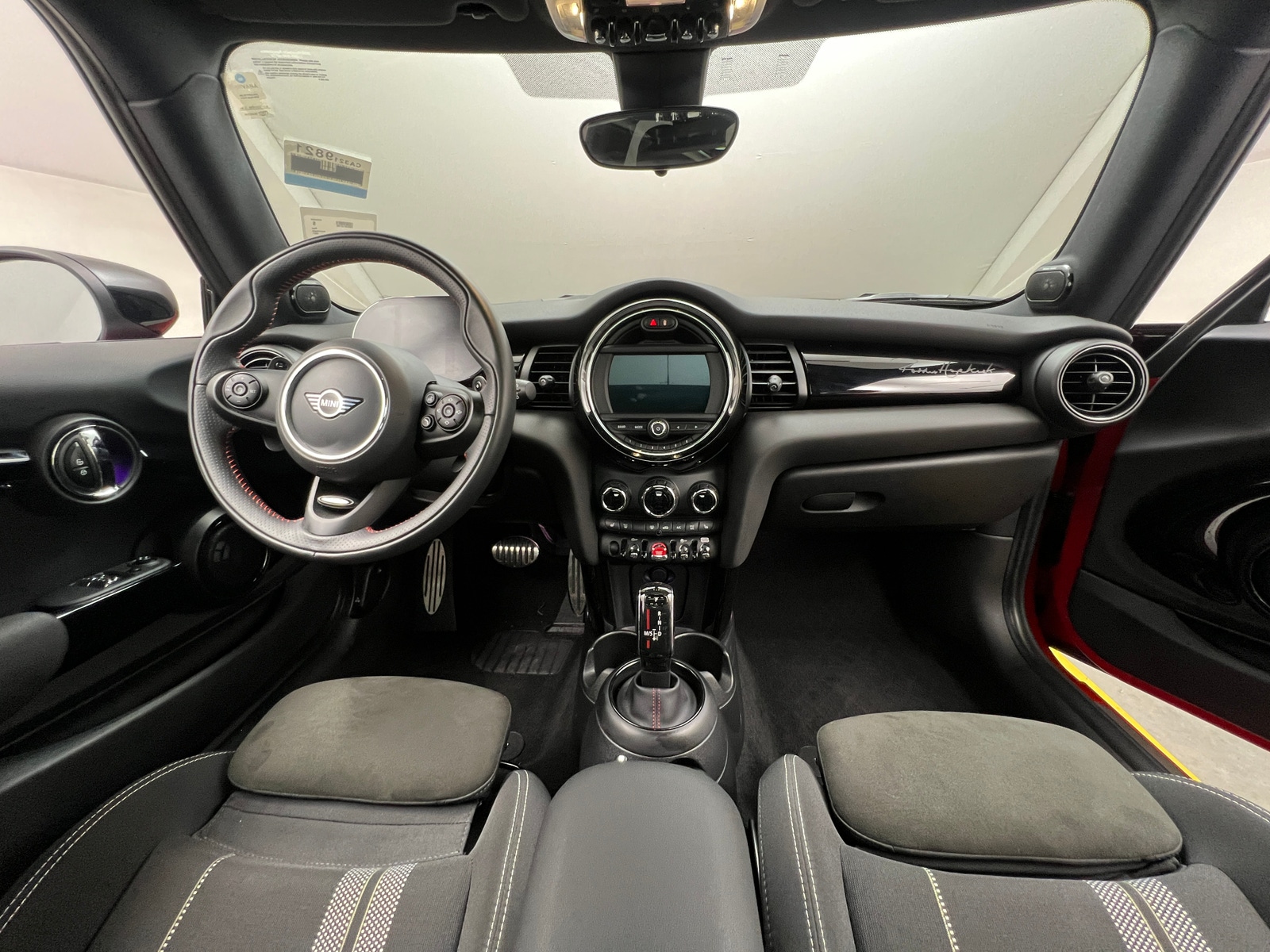 Thumbnail: 2021 MINI Cooper Hardtop - 3