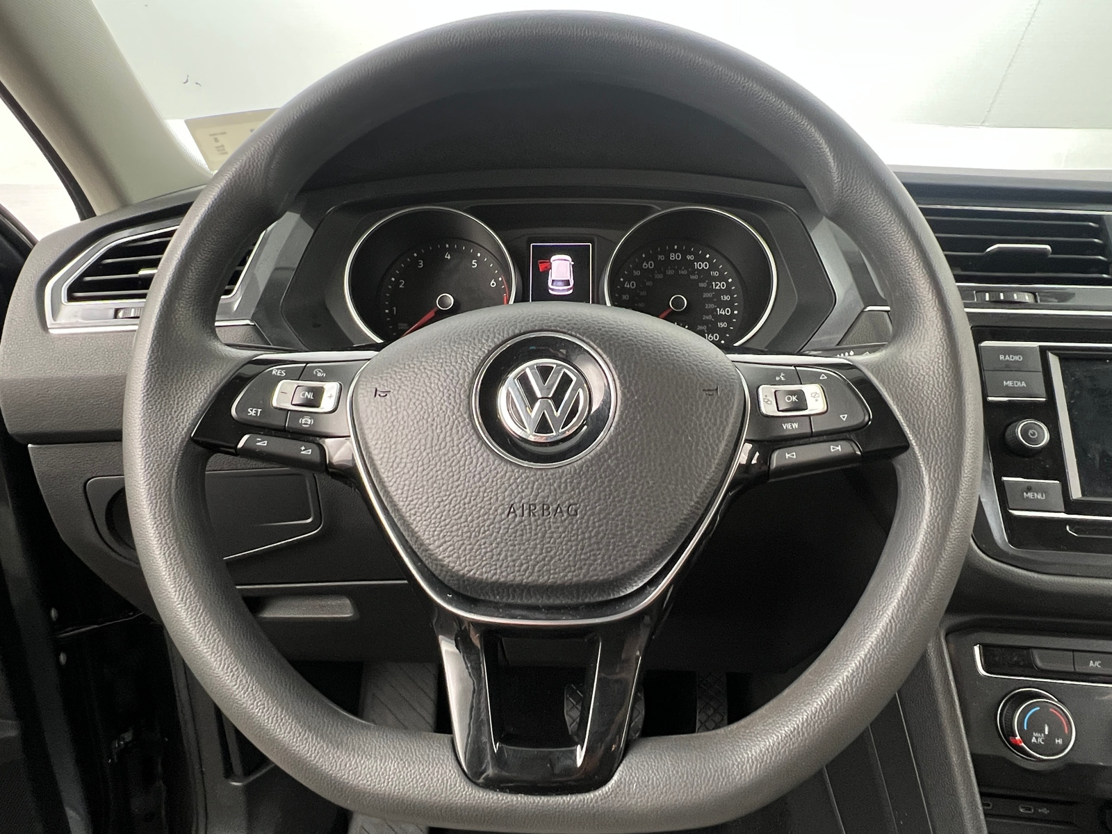 Thumbnail: 2021 Volkswagen Tiguan - 5