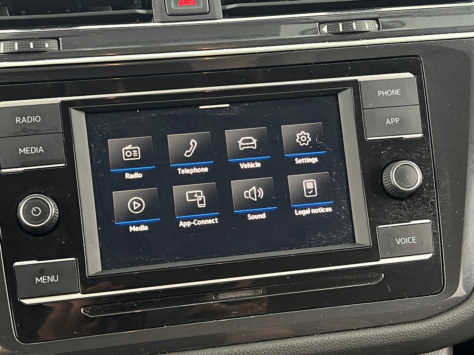 Thumbnail: 2021 Volkswagen Tiguan - 4