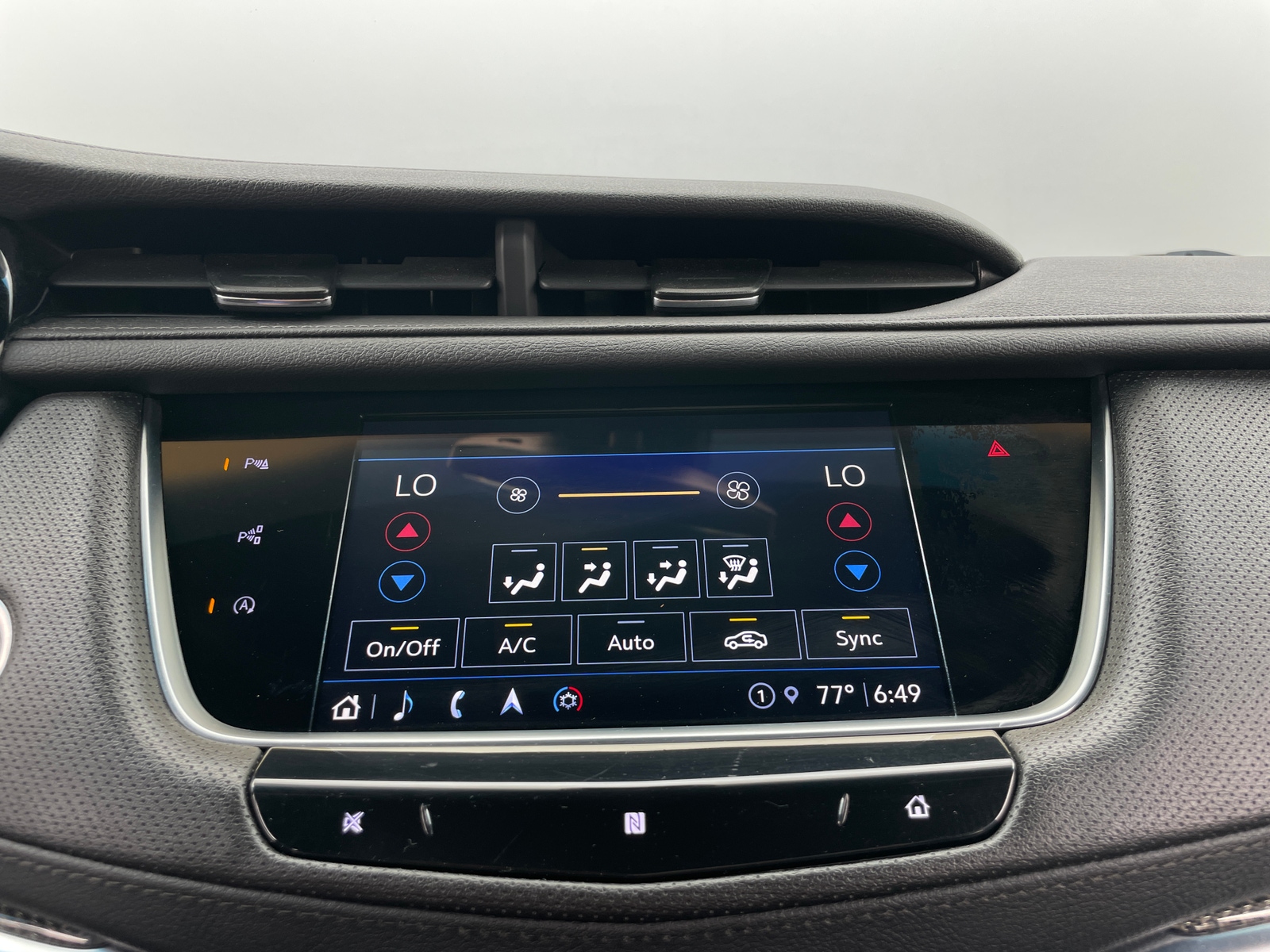 Thumbnail: 2021 Cadillac XT5 - 3