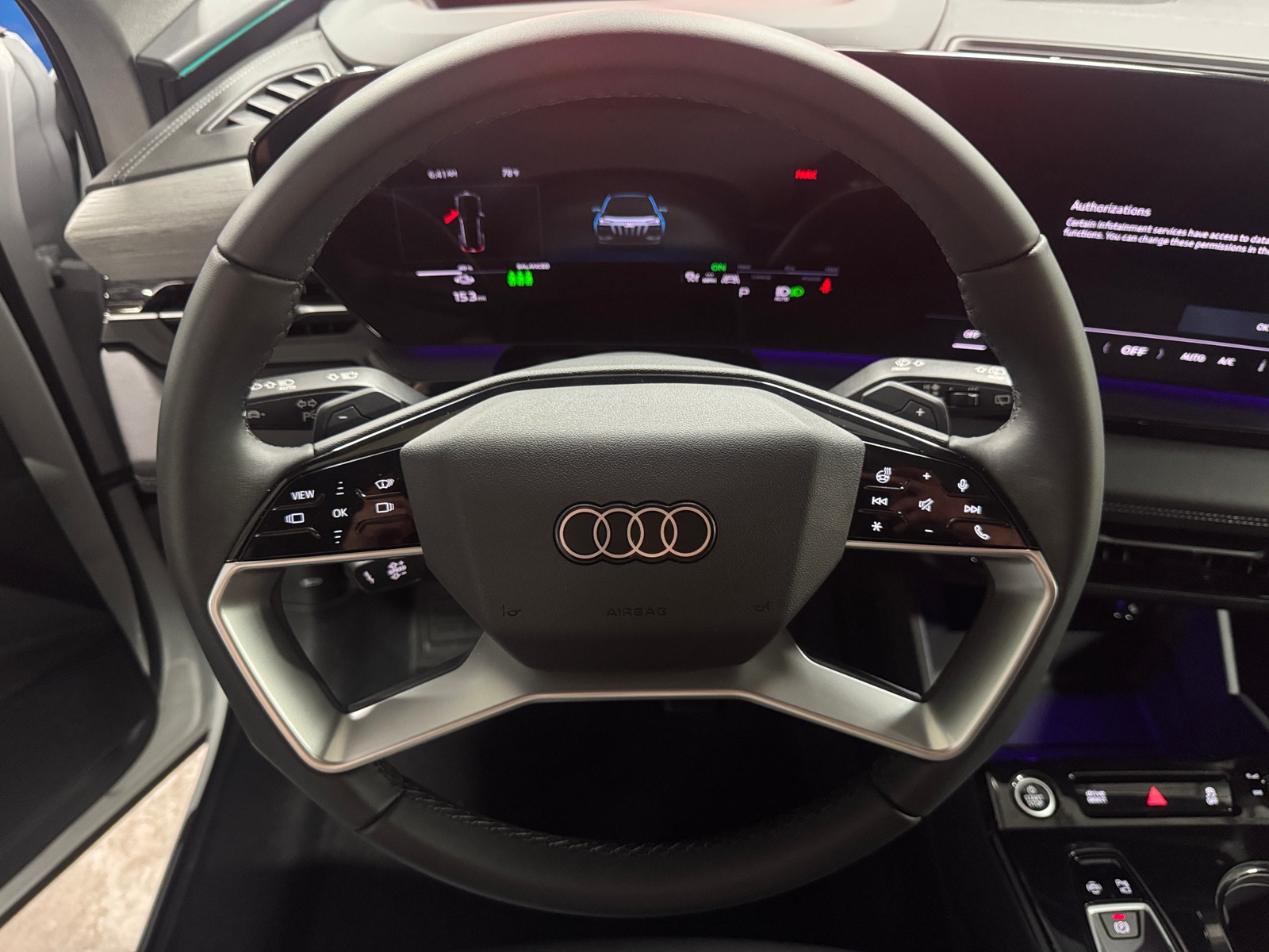 Thumbnail: 2025 Audi Q6 e-tron - 4