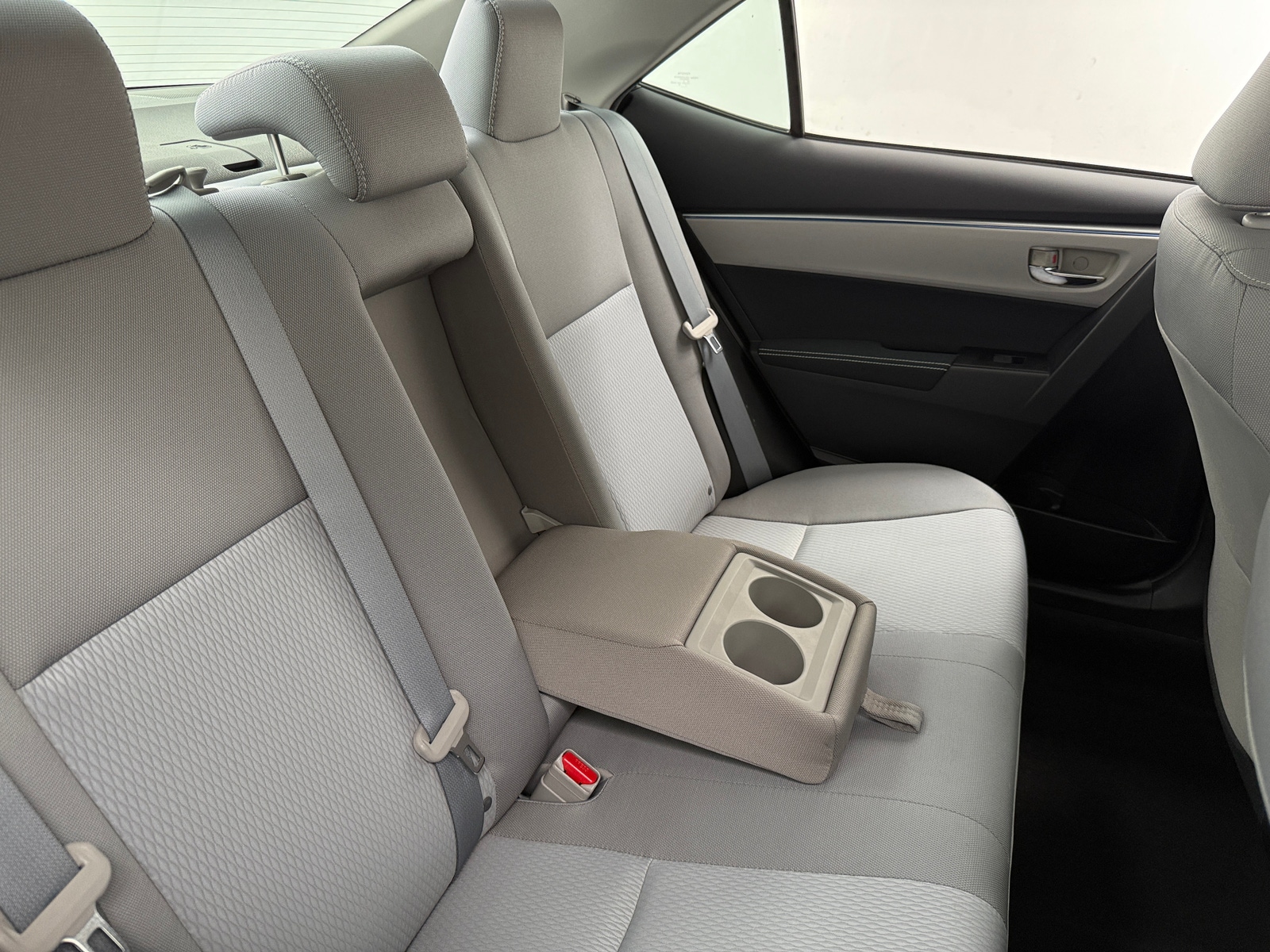 Thumbnail: 2016 Toyota Corolla - 6