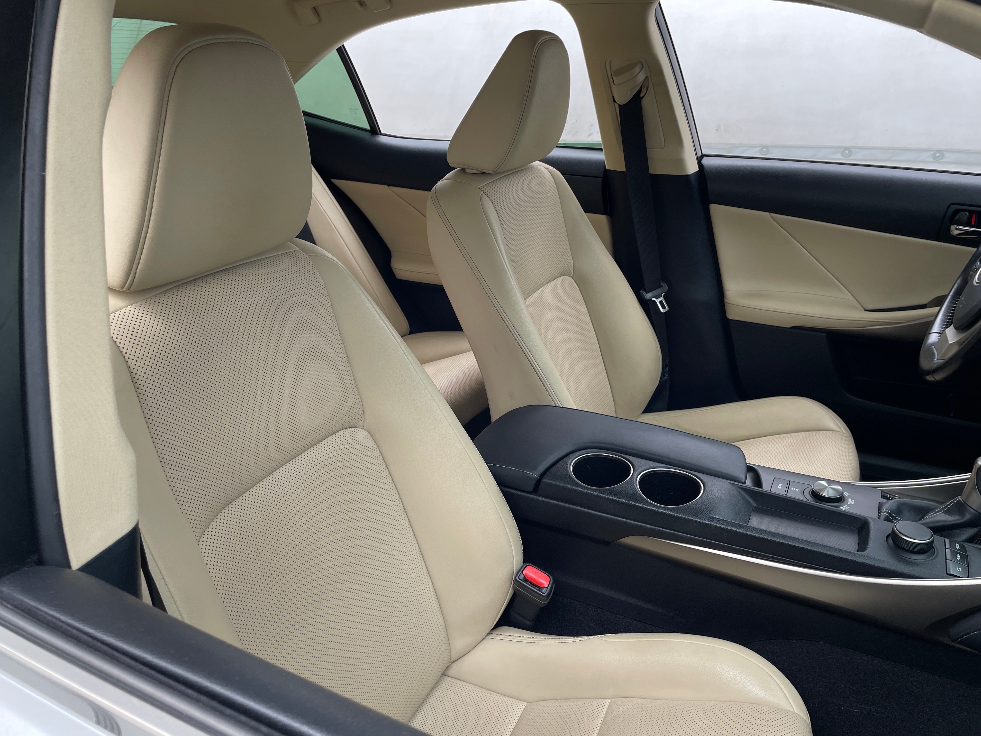 2016 Lexus IS
