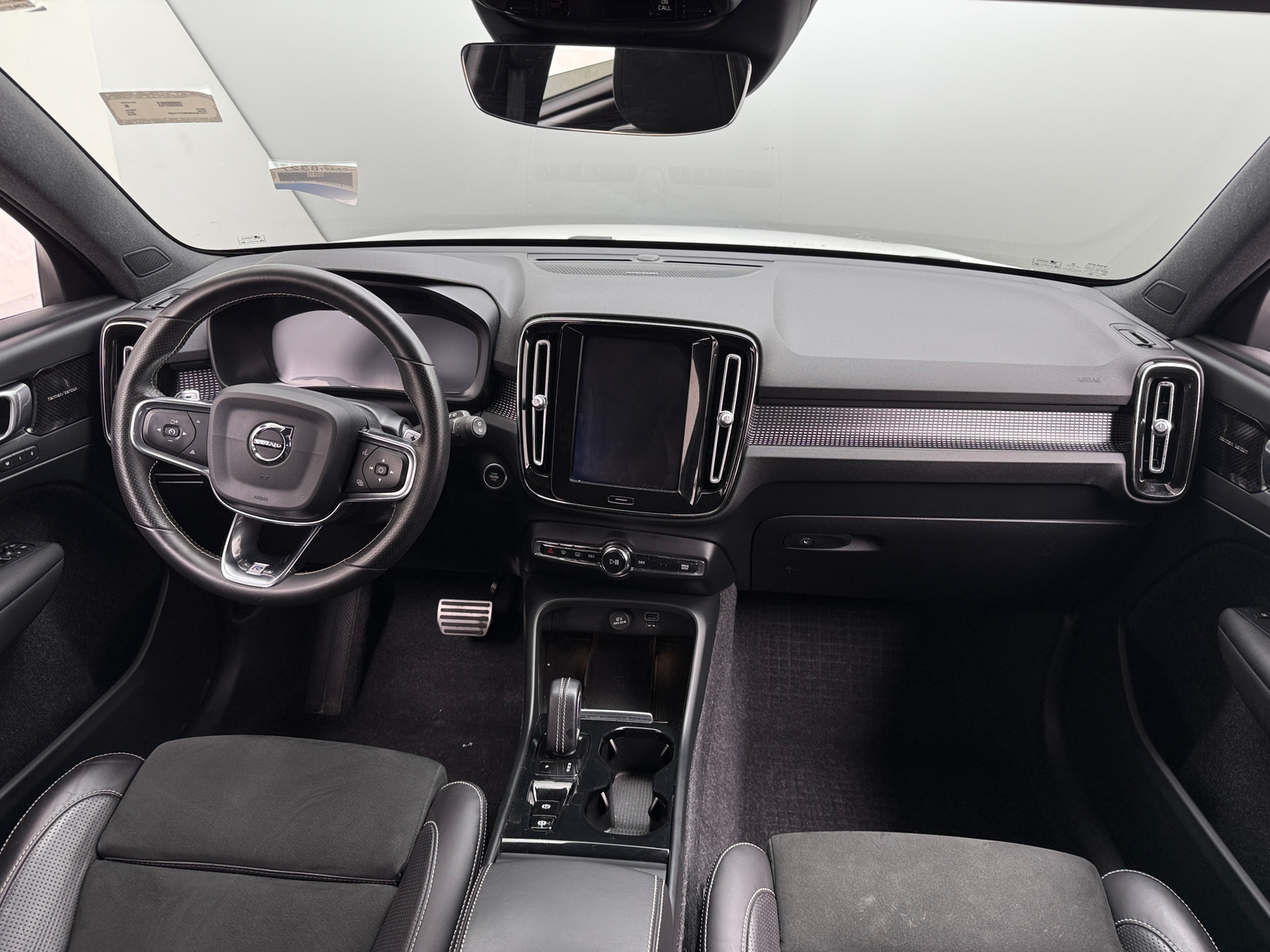 Thumbnail: 2019 Volvo XC40 - 2