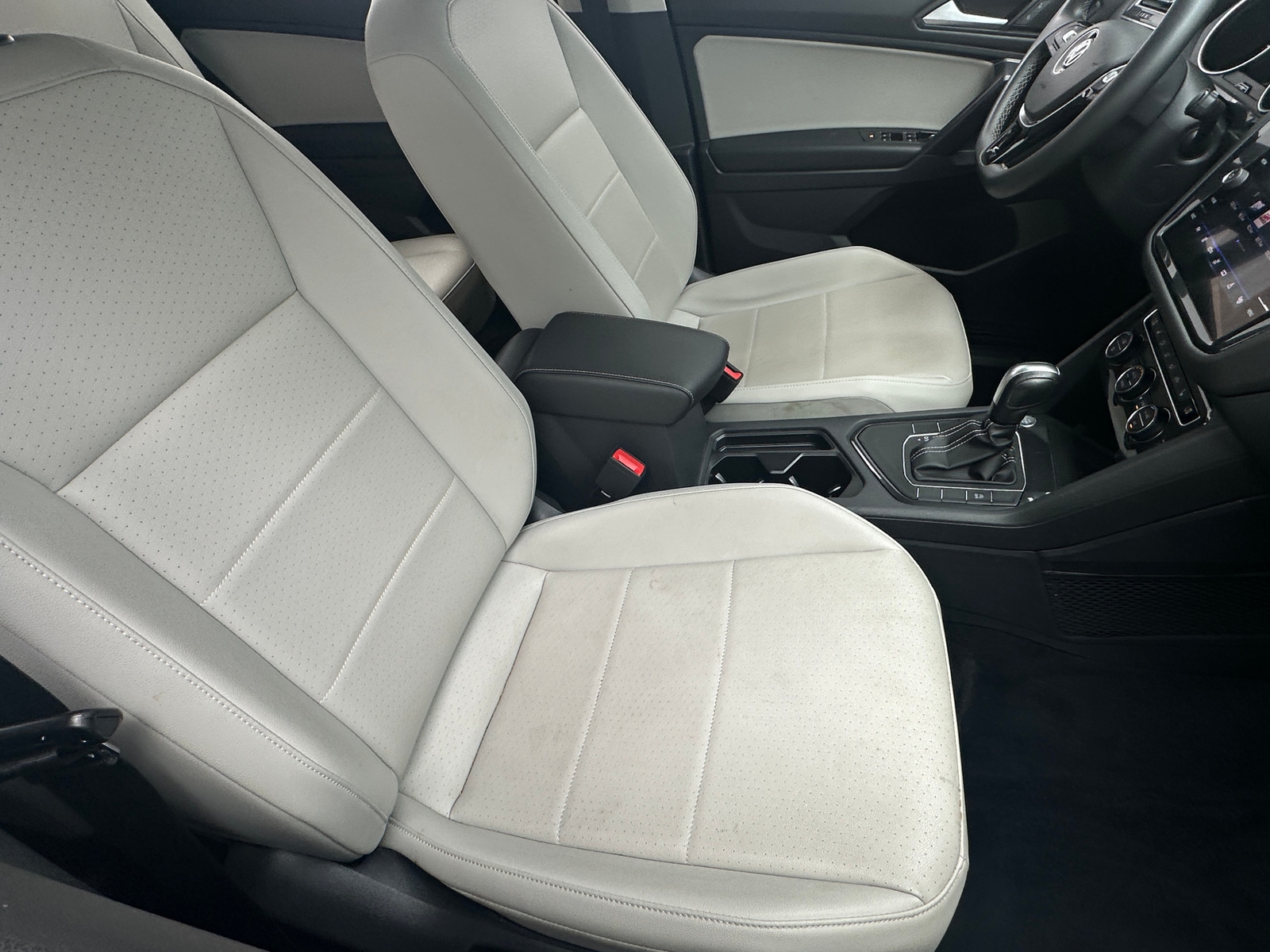 Thumbnail: 2021 Volkswagen Tiguan - 2