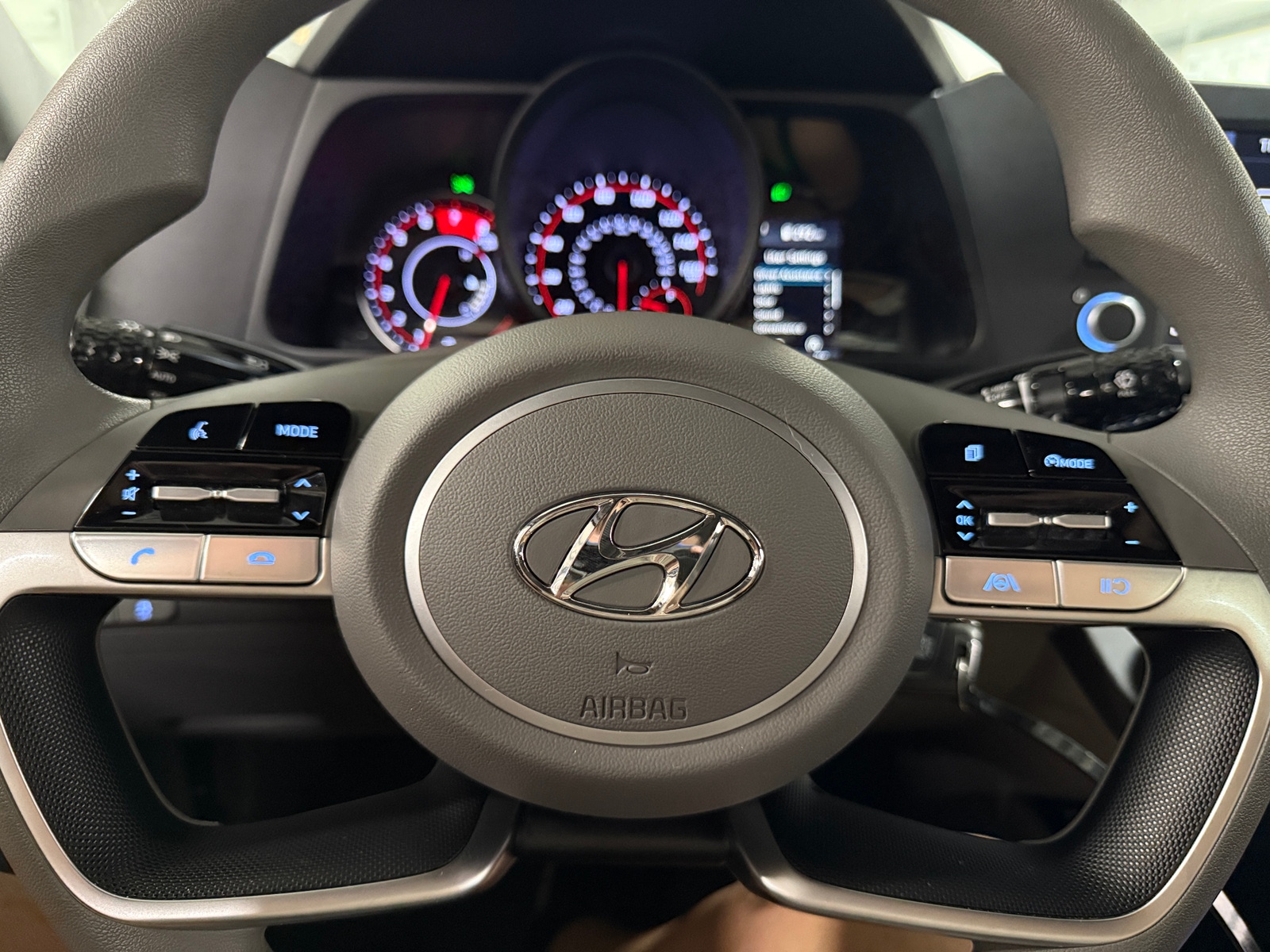Thumbnail: 2022 Hyundai Elantra - 5