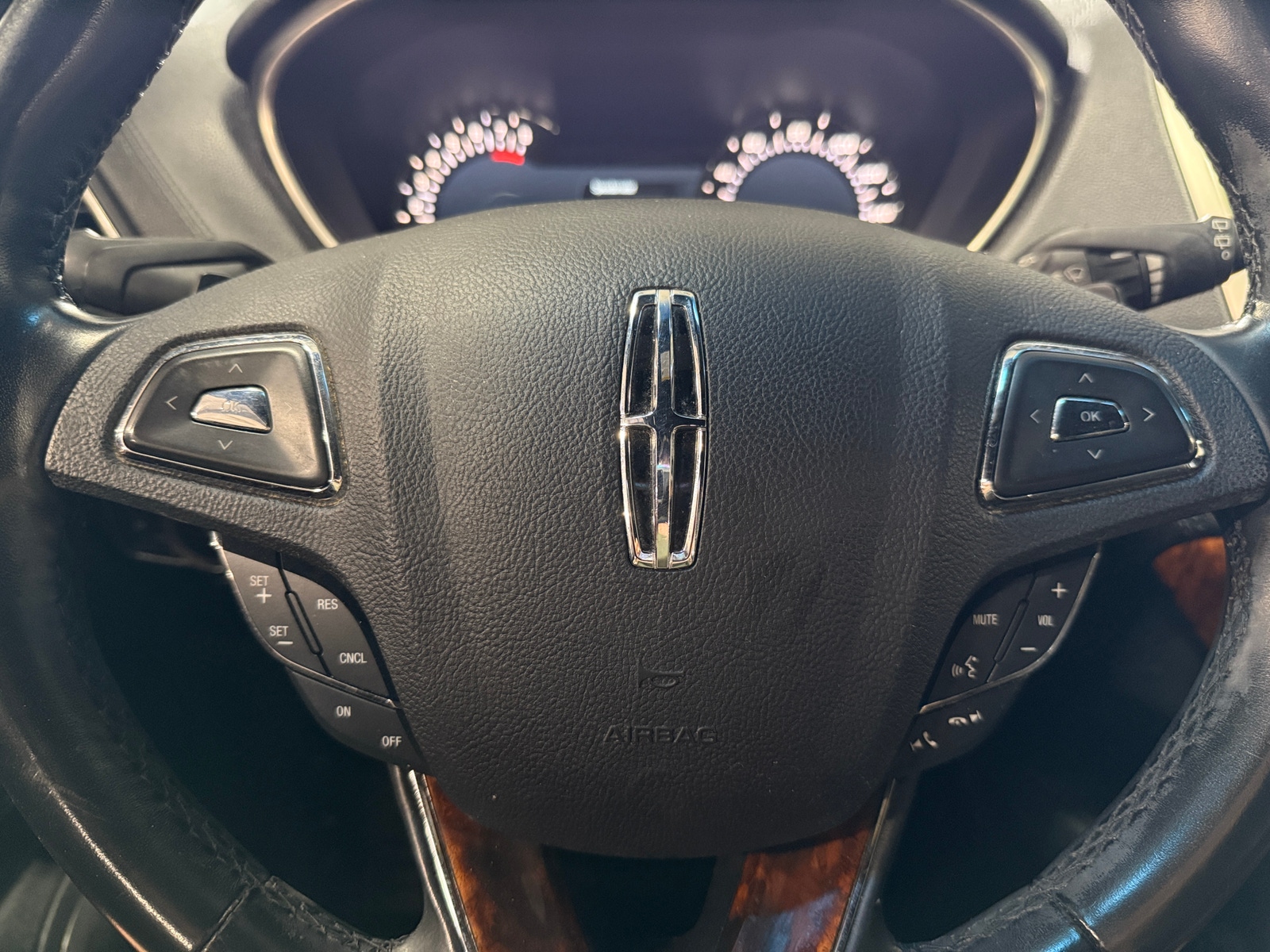 Thumbnail: 2017 Lincoln MKX - 4