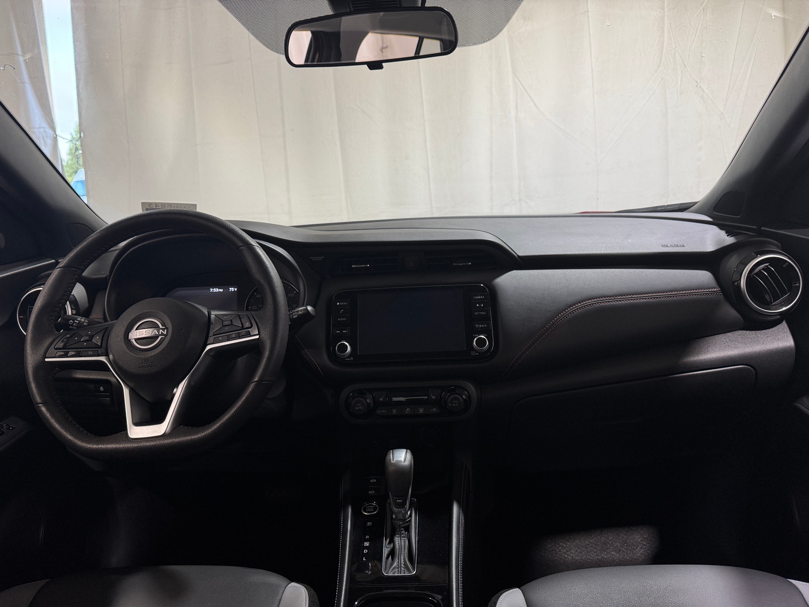Thumbnail: 2023 Nissan Kicks - 2