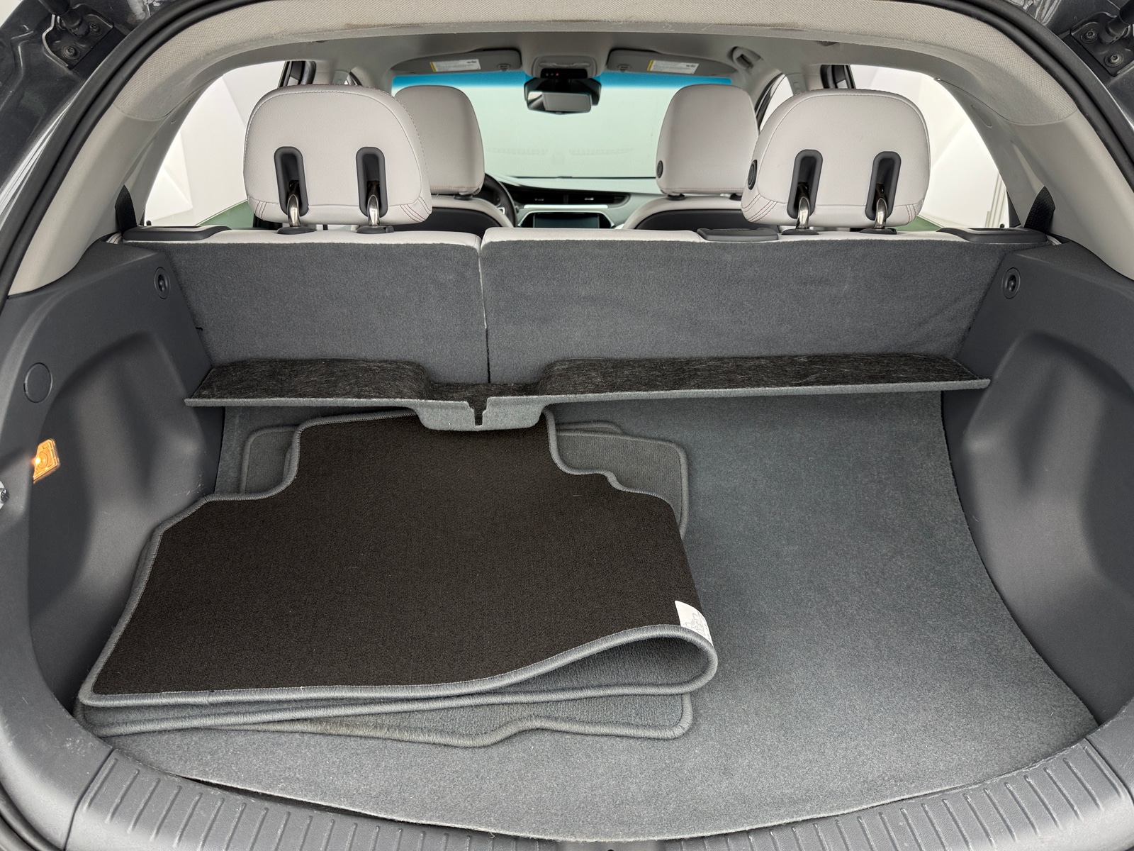 Thumbnail: 2019 Chevrolet Bolt EV - 6