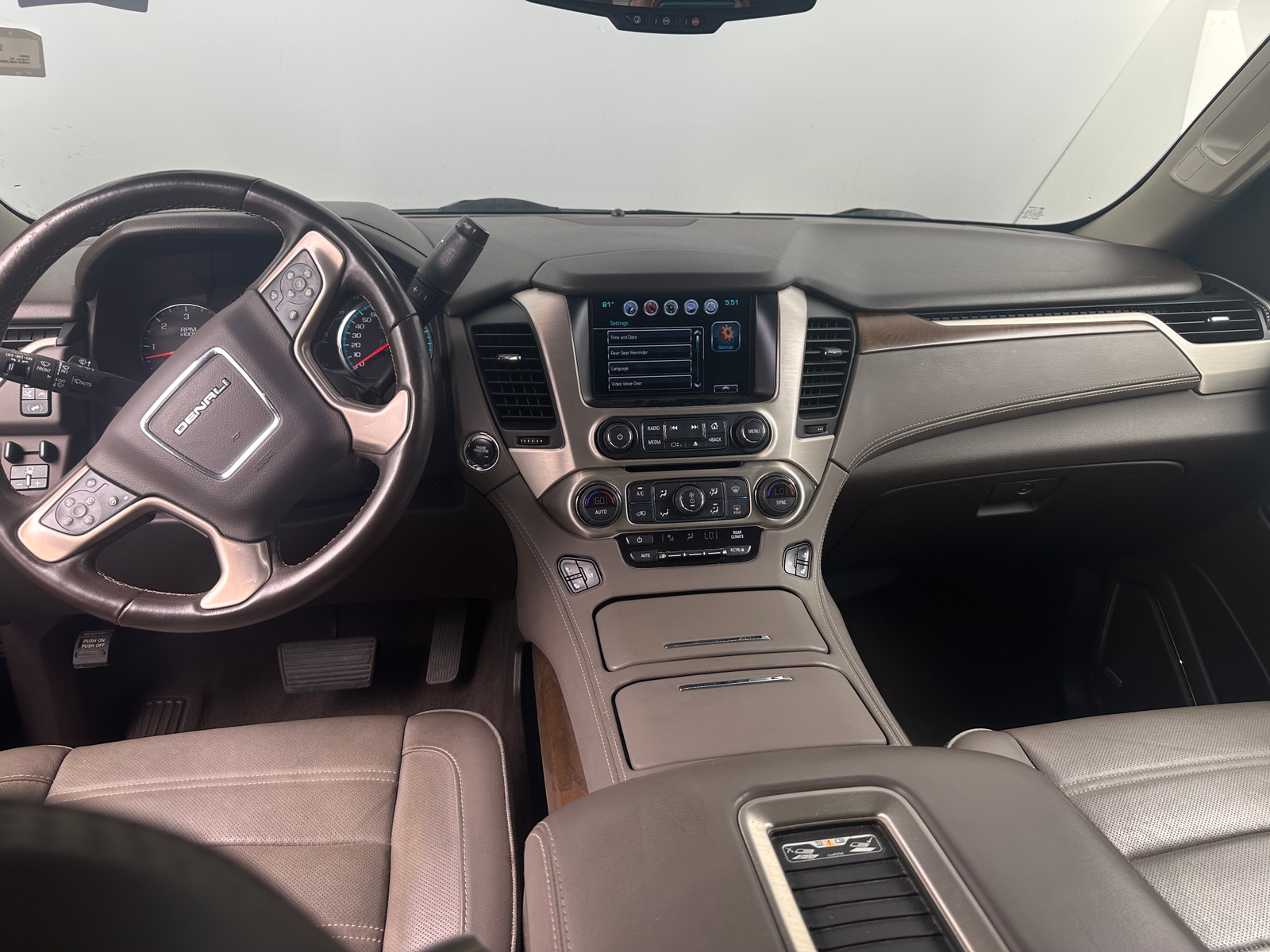 Thumbnail: 2019 GMC Yukon XL - 2