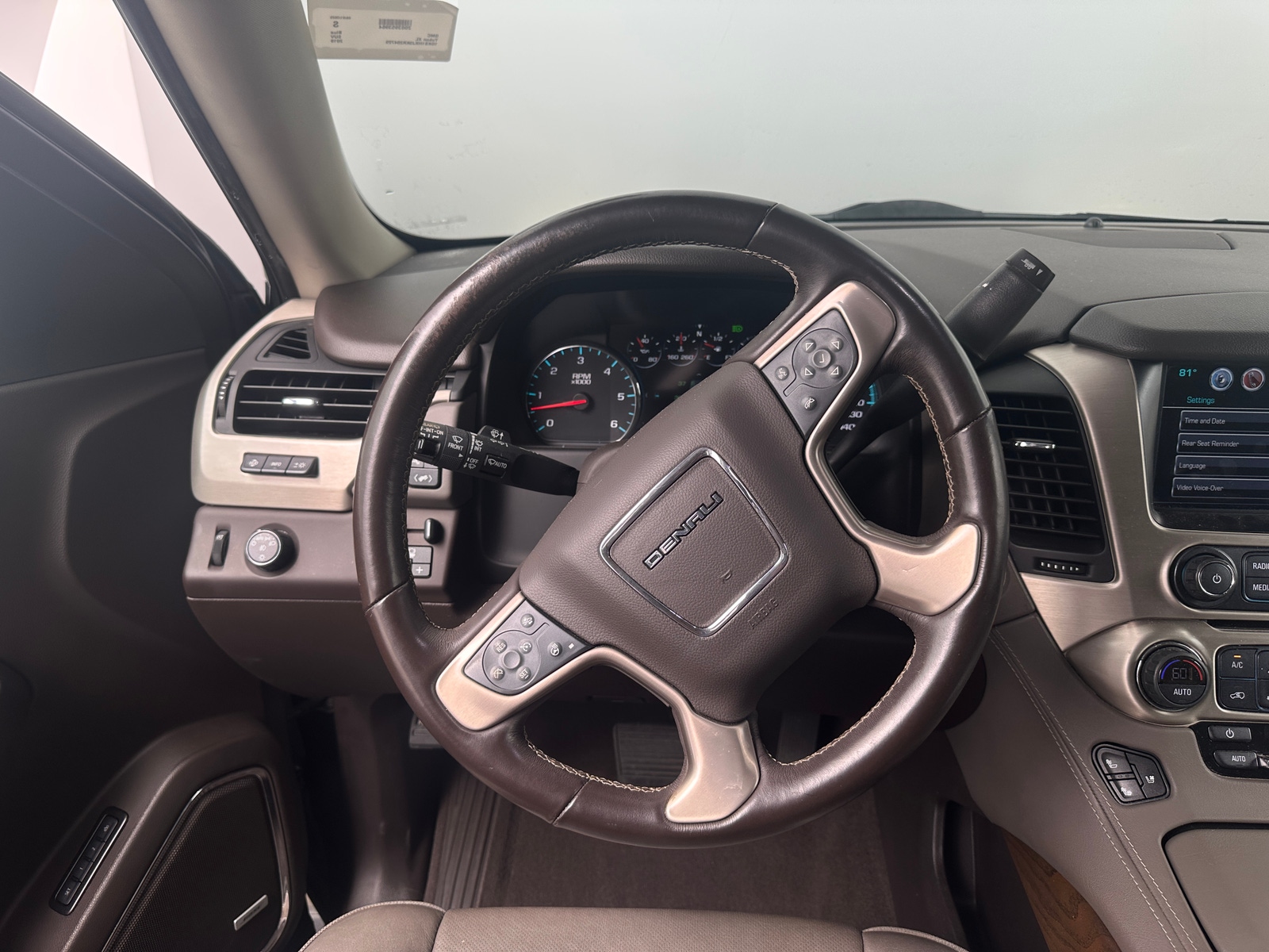 Thumbnail: 2019 GMC Yukon XL - 4