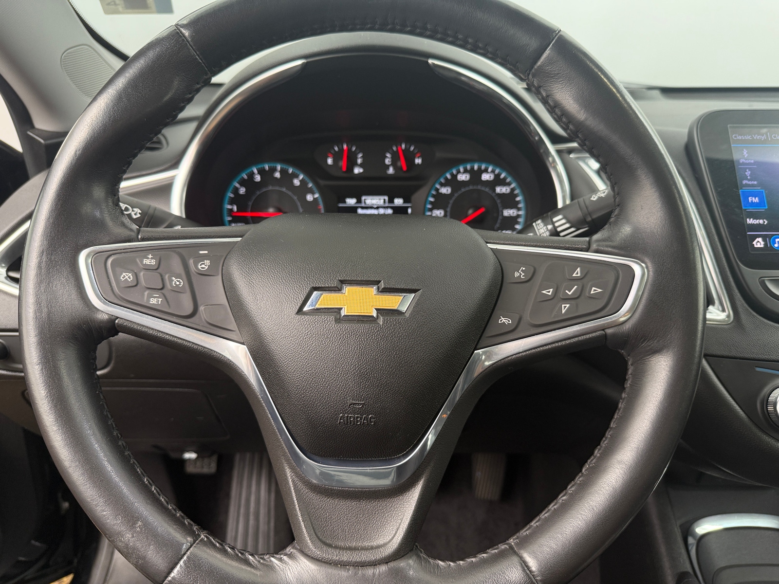 Thumbnail: 2019 Chevrolet Malibu - 4