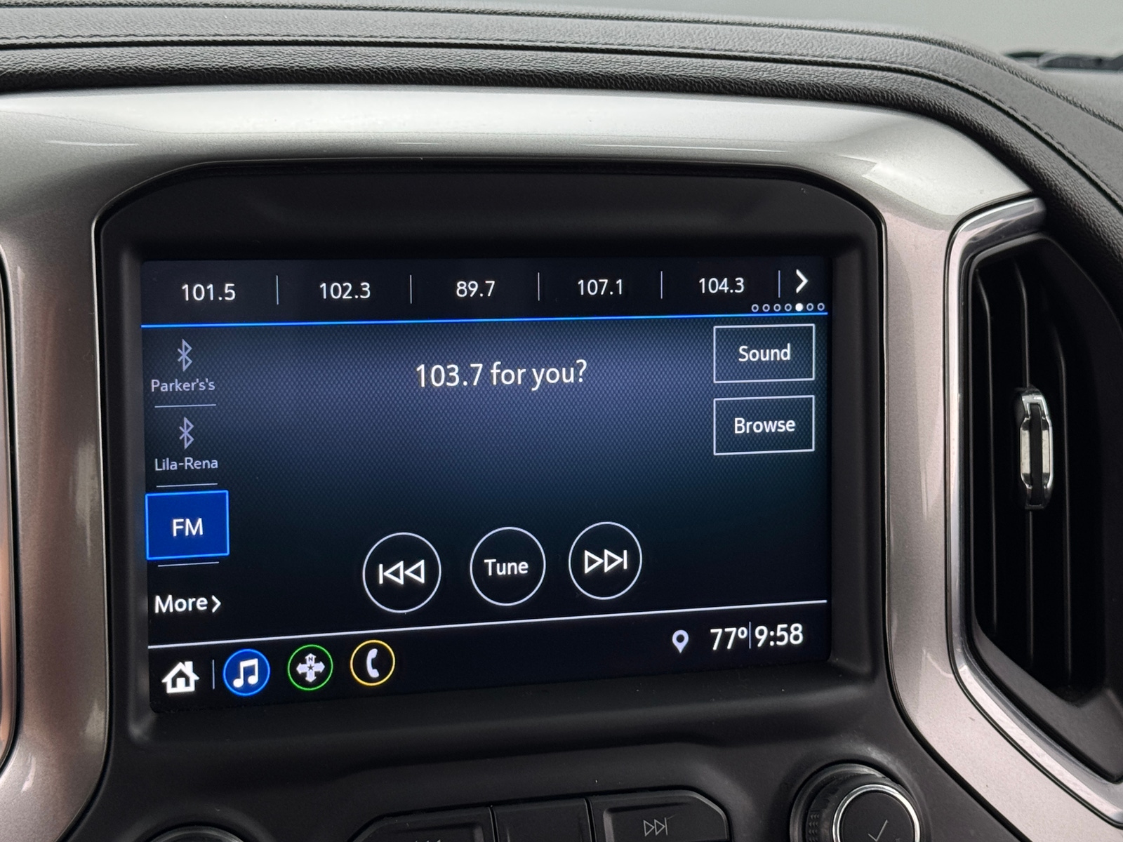 Thumbnail: 2019 Chevrolet Silverado 1500 - 4