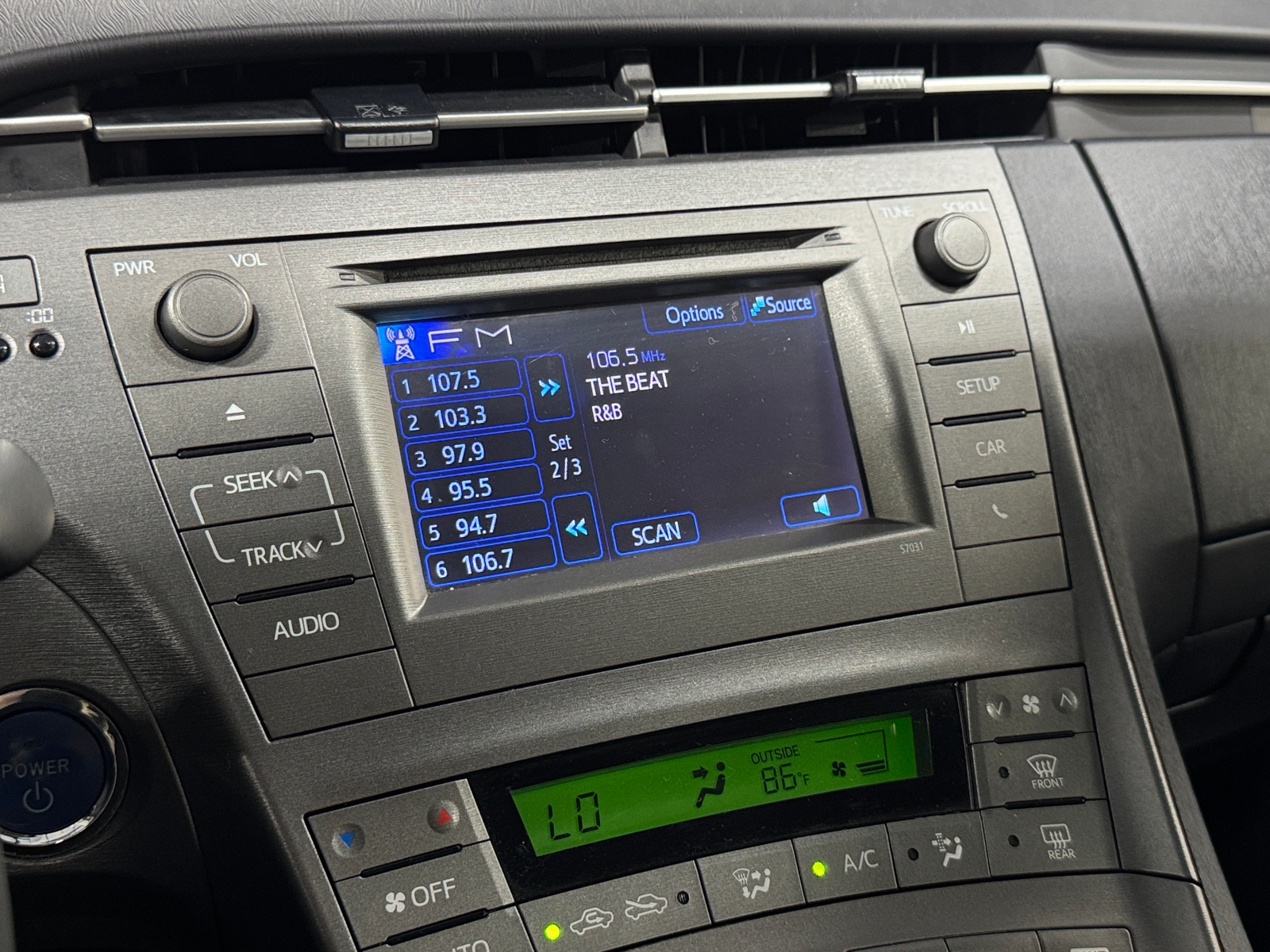 Thumbnail: 2014 Toyota Prius - 4