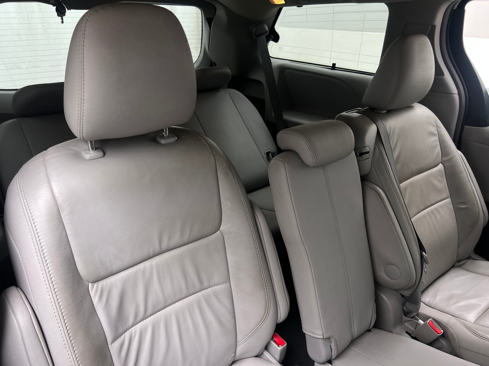 Thumbnail: 2015 Toyota Sienna - 5