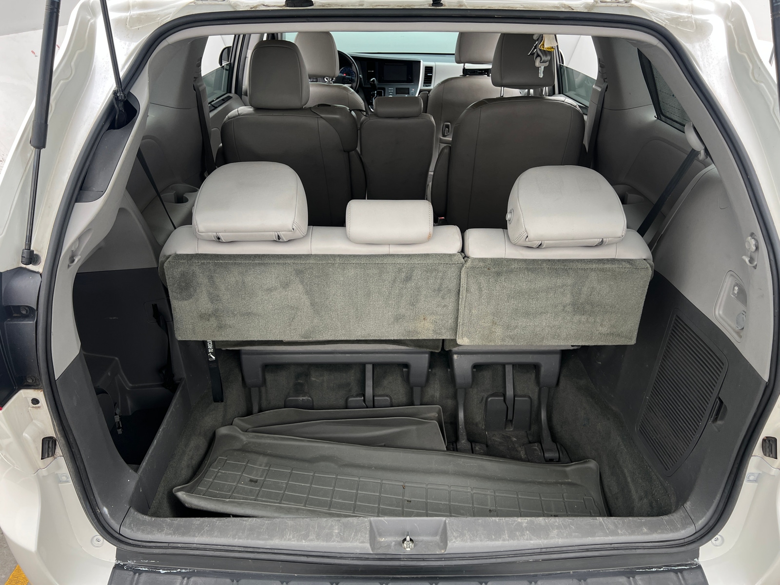 Thumbnail: 2015 Toyota Sienna - 6