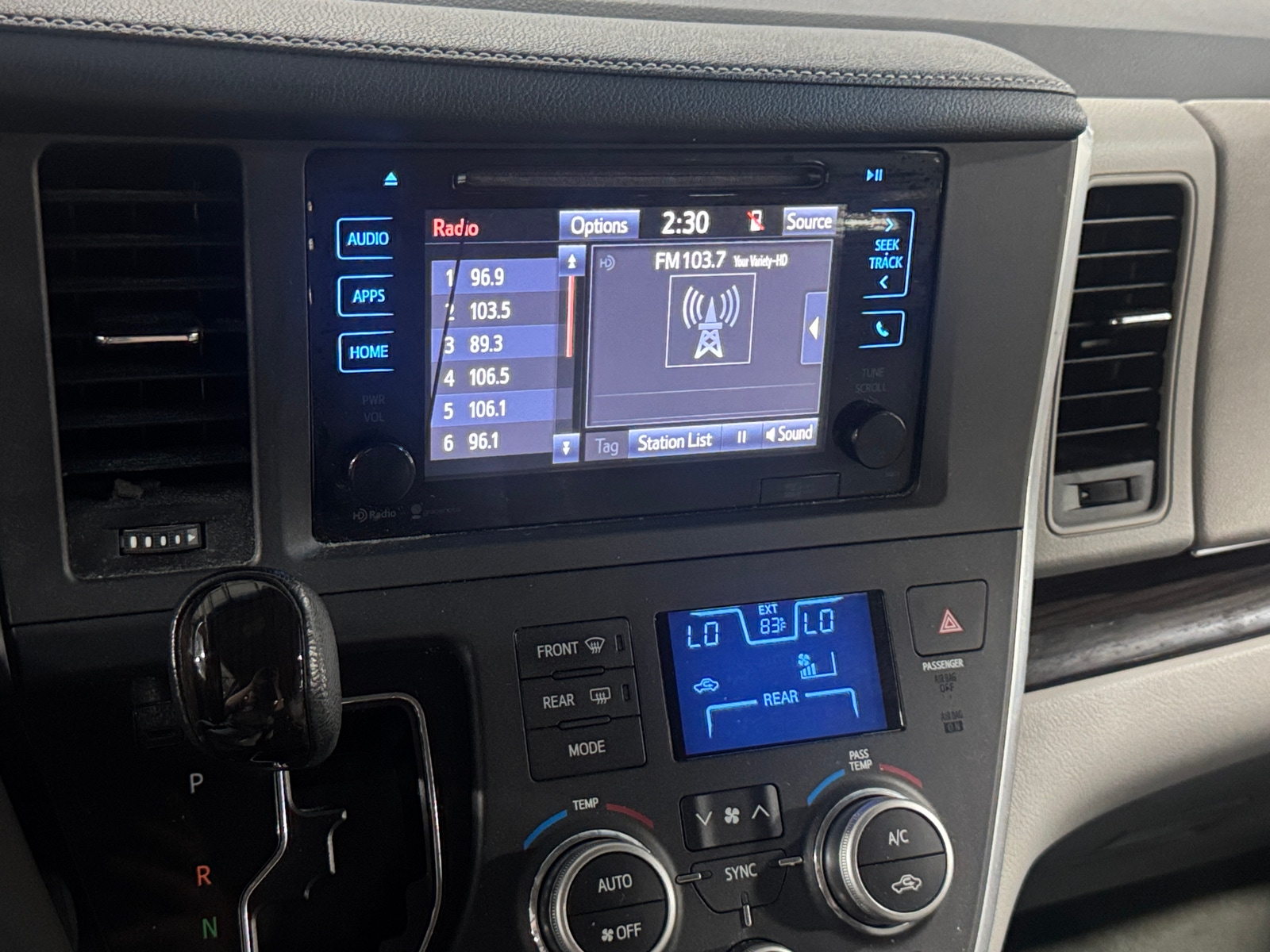 Thumbnail: 2015 Toyota Sienna - 3