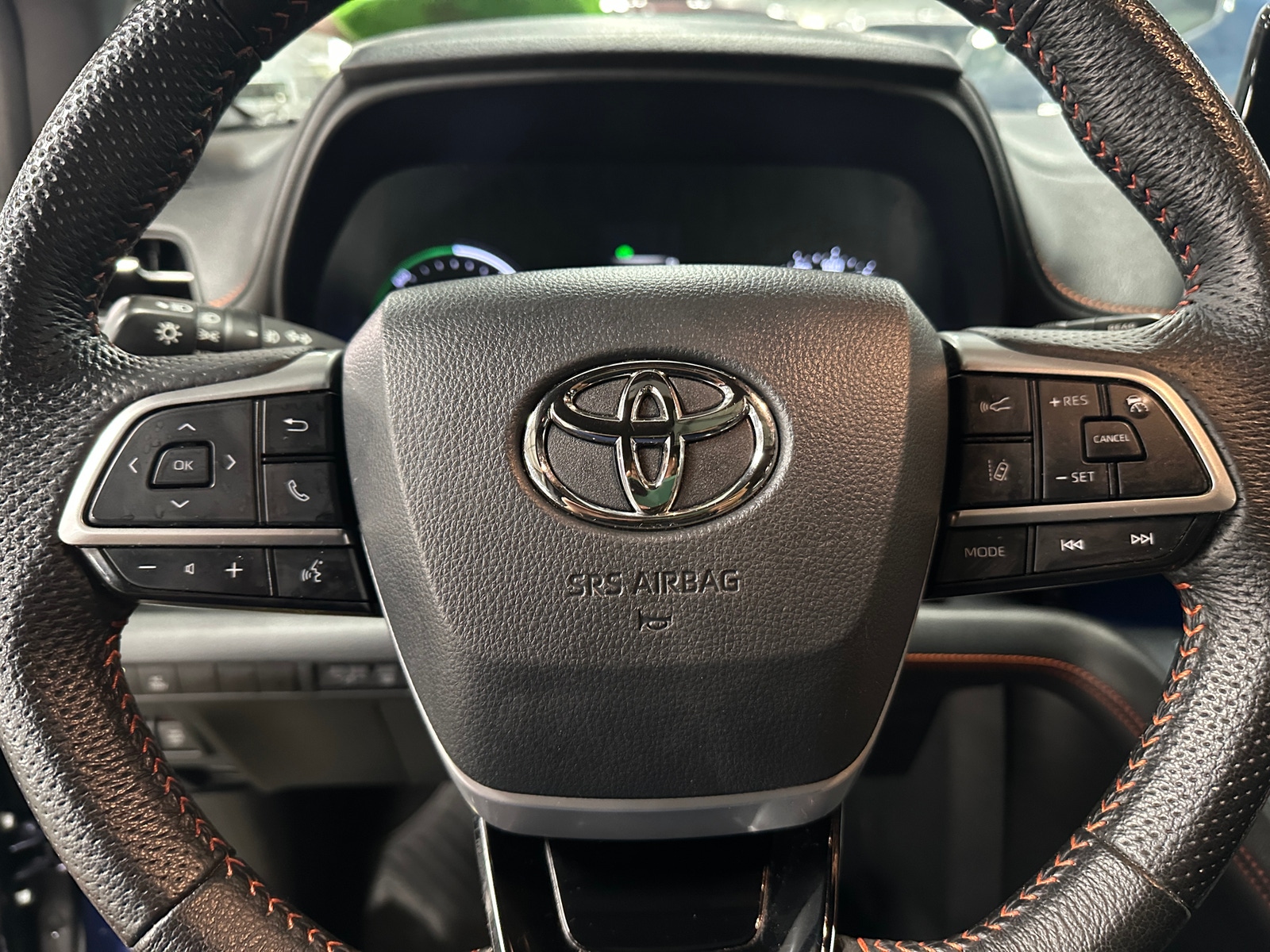 Thumbnail: 2022 Toyota Sienna - 4