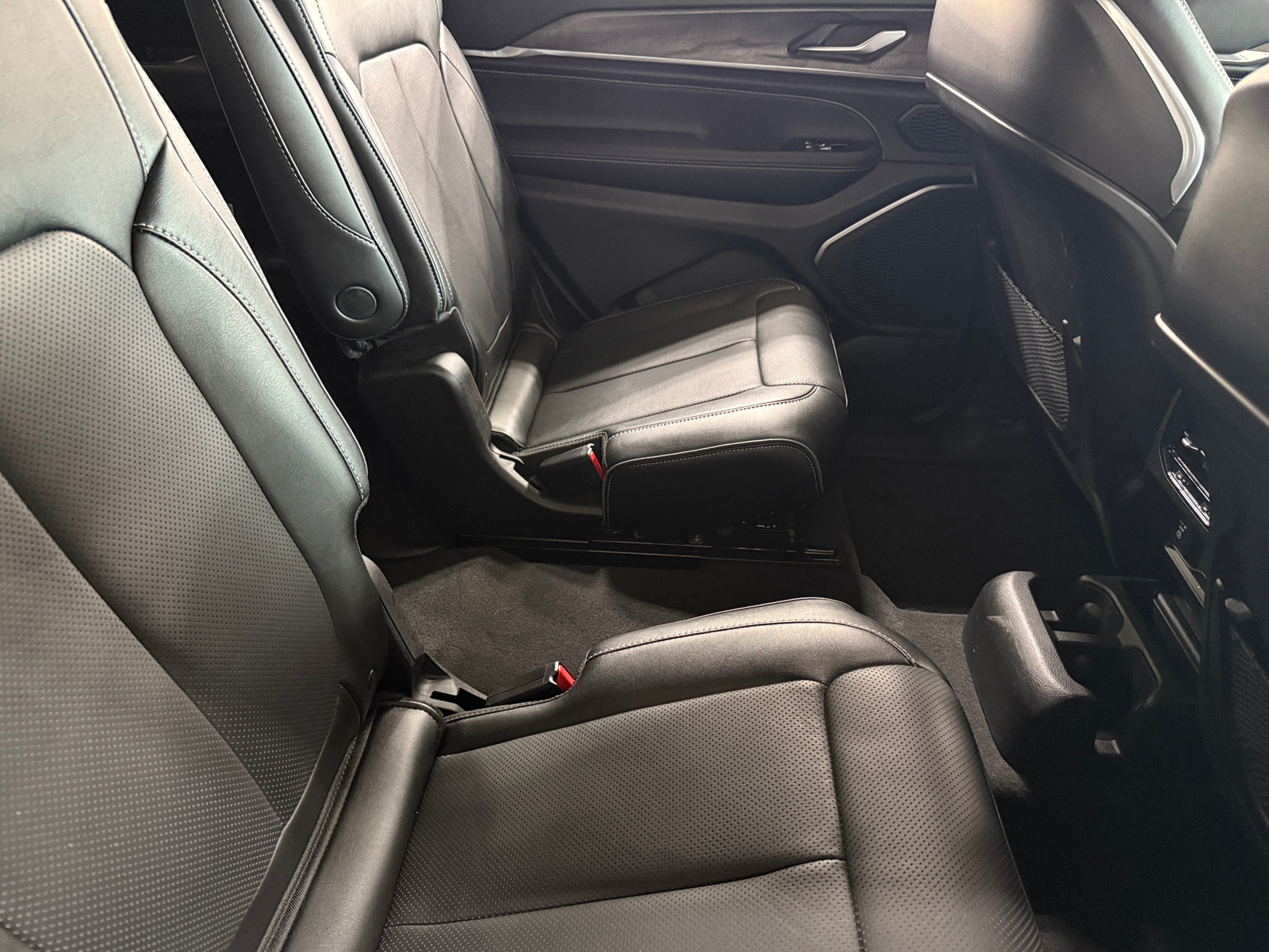 Thumbnail: 2023 Jeep Grand Cherokee L - 5